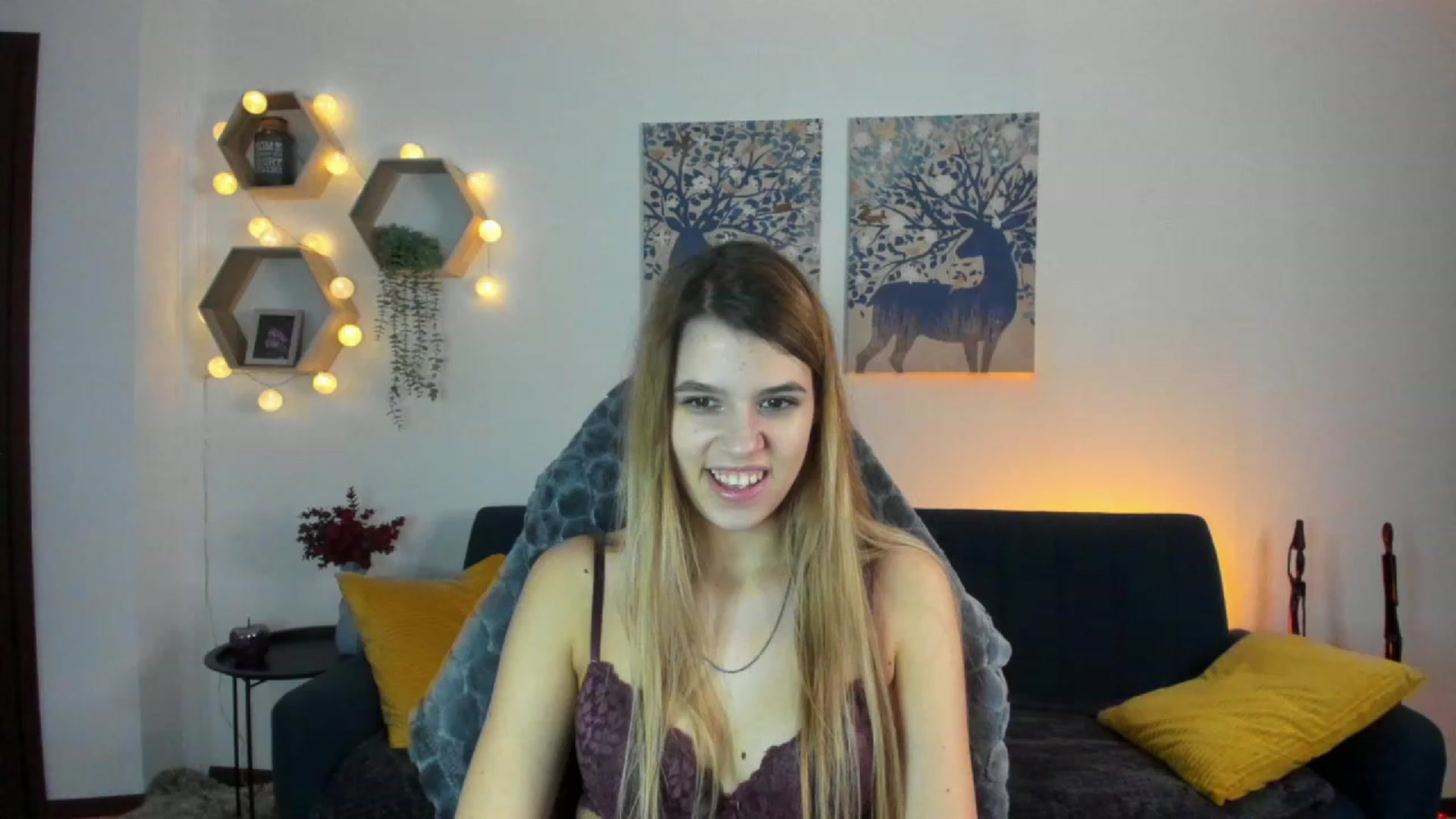 Gallery image thumbnail from Elsa_Fox's myfreecams stream on, 01/12/2023, 12:51 image 11 of 20