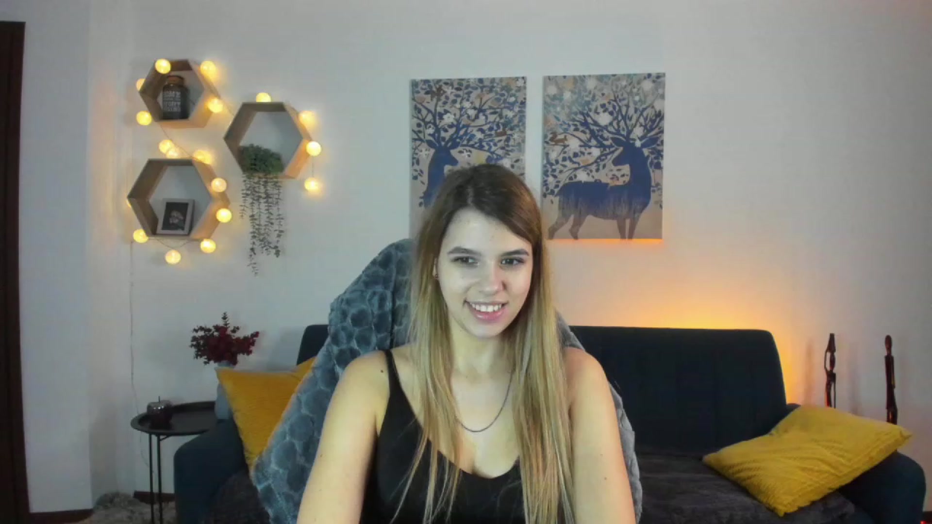 Gallery image thumbnail from Elsa_Fox's myfreecams stream on, 01/12/2023, 12:51 image 5 of 20