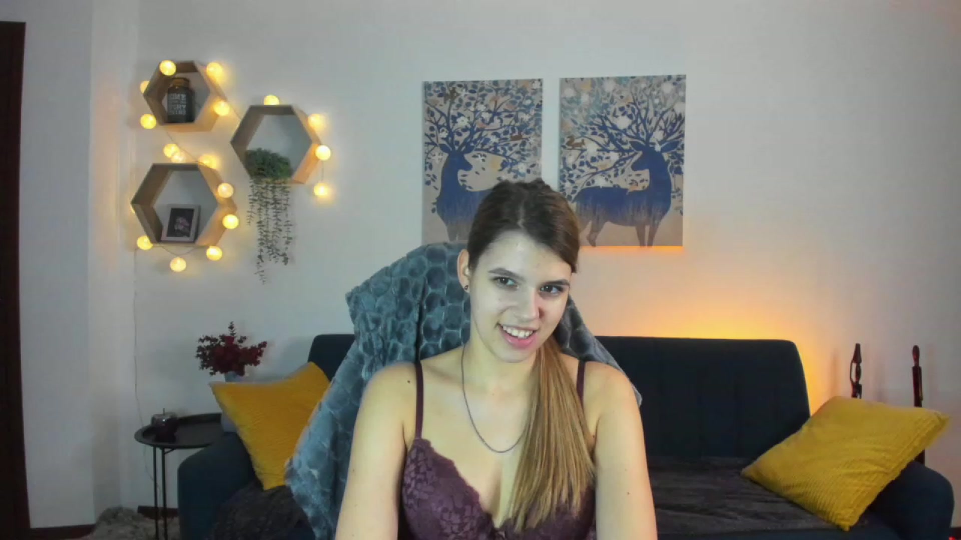 Gallery image thumbnail from Elsa_Fox's myfreecams stream on, 01/12/2023, 15:40 image 10 of 20