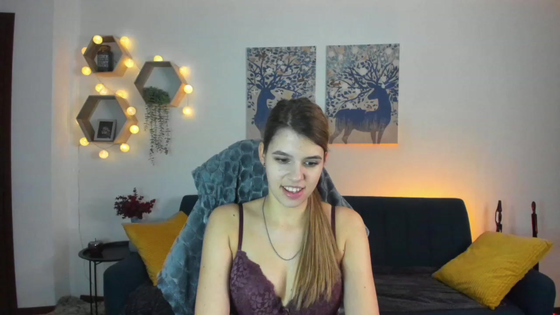Gallery image thumbnail from Elsa_Fox's myfreecams stream on, 01/12/2023, 15:40 image 7 of 20