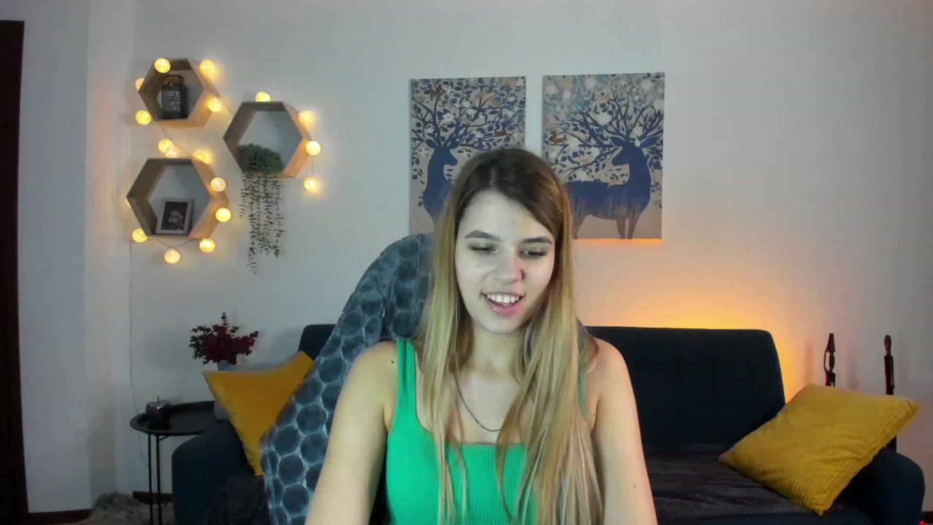 Gallery image thumbnail from Elsa_Fox's myfreecams stream on, 01/12/2023, 17:44 image 2 of 20