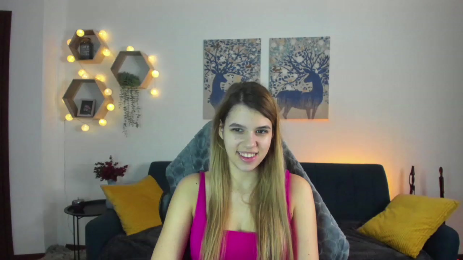 Gallery image thumbnail from Elsa_Fox's myfreecams stream on, 01/13/2023, 11:22 image 7 of 20