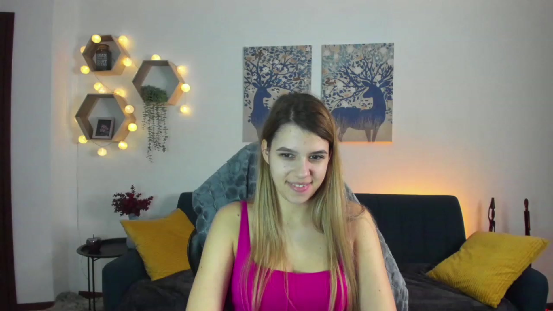 Gallery image thumbnail from Elsa_Fox's myfreecams stream on, 01/13/2023, 11:22 image 1 of 20