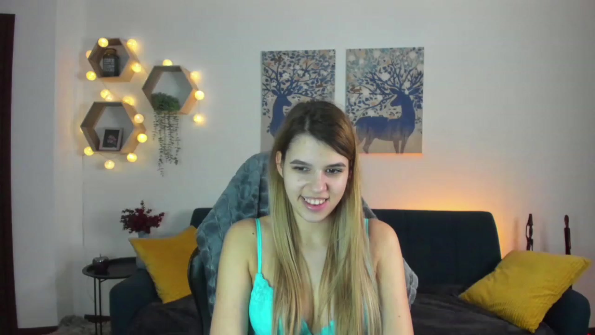 Gallery image thumbnail from Elsa_Fox's myfreecams stream on, 01/13/2023, 13:16 image 9 of 20