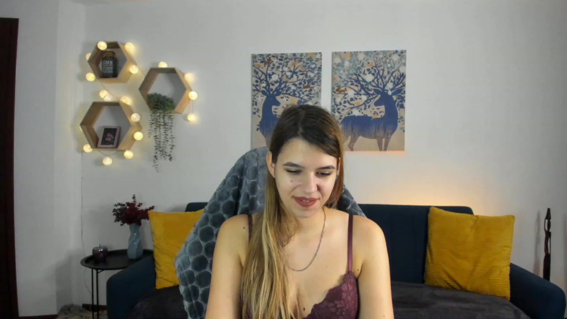 Gallery image thumbnail from Elsa_Fox's myfreecams stream on, 01/16/2023, 14:08 image 9 of 20
