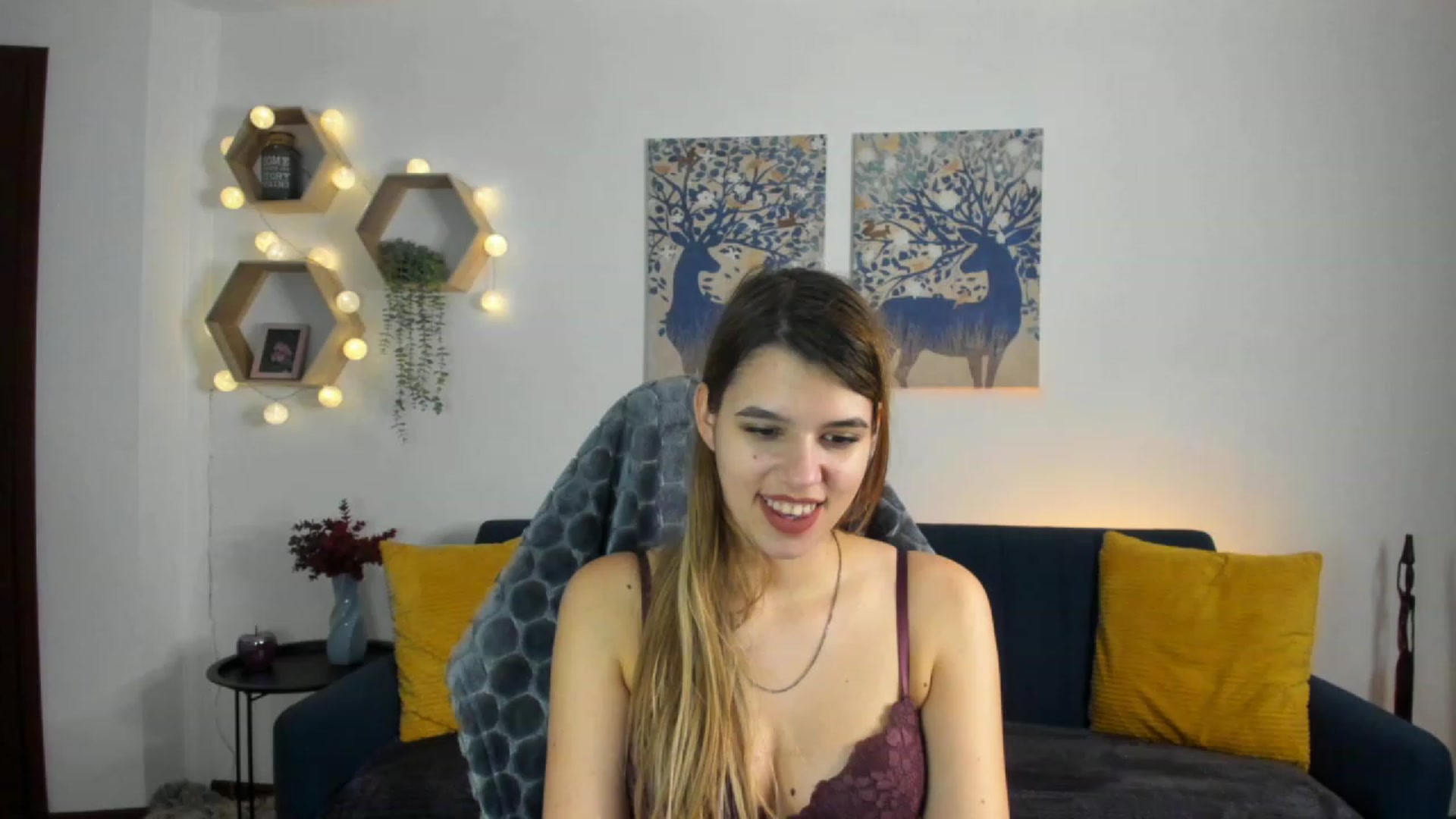 Gallery image thumbnail from Elsa_Fox's myfreecams stream on, 01/16/2023, 14:08 image 8 of 20