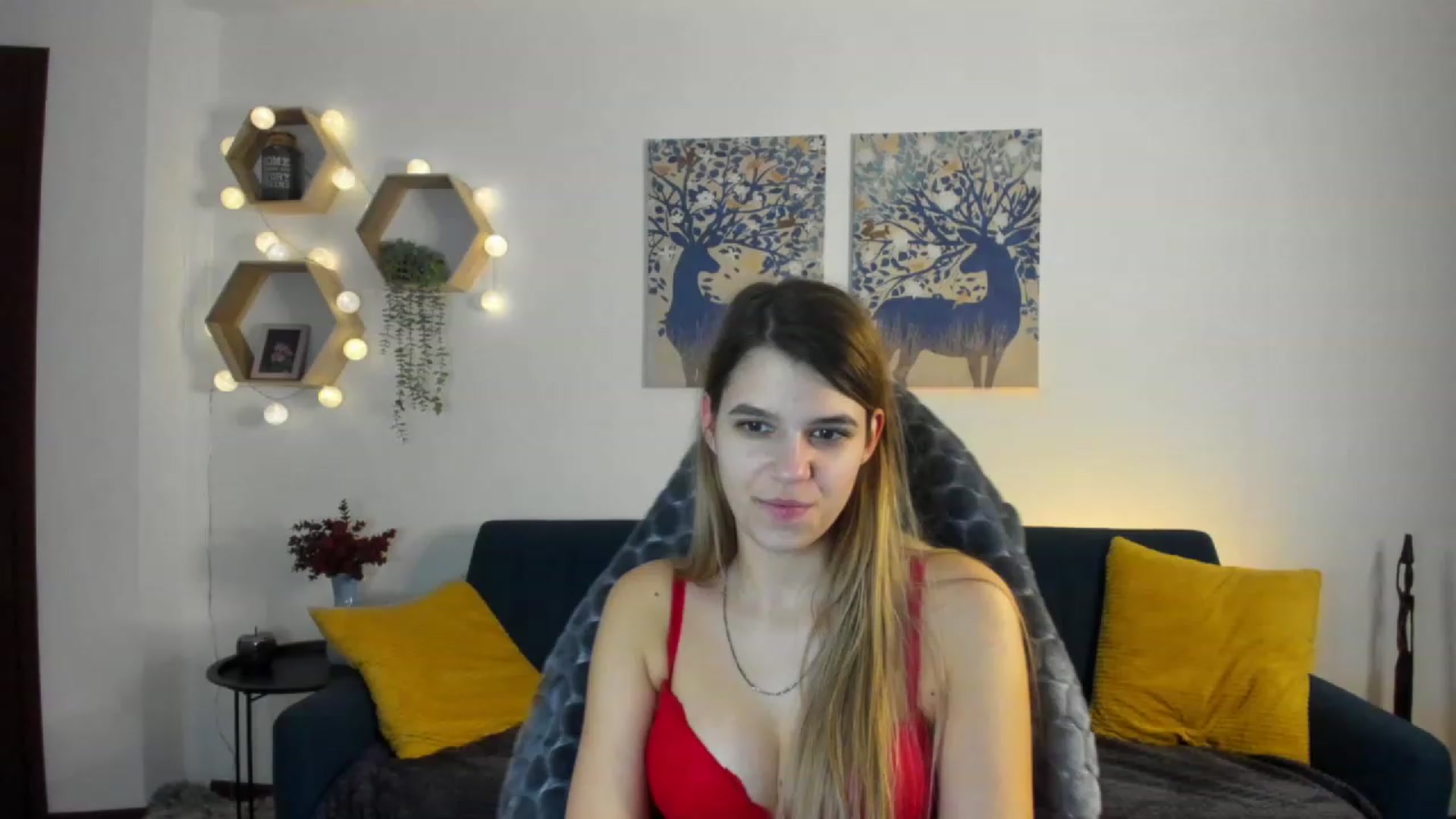 Gallery image thumbnail from Elsa_Fox's myfreecams stream on, 01/20/2023, 16:35 image 13 of 20