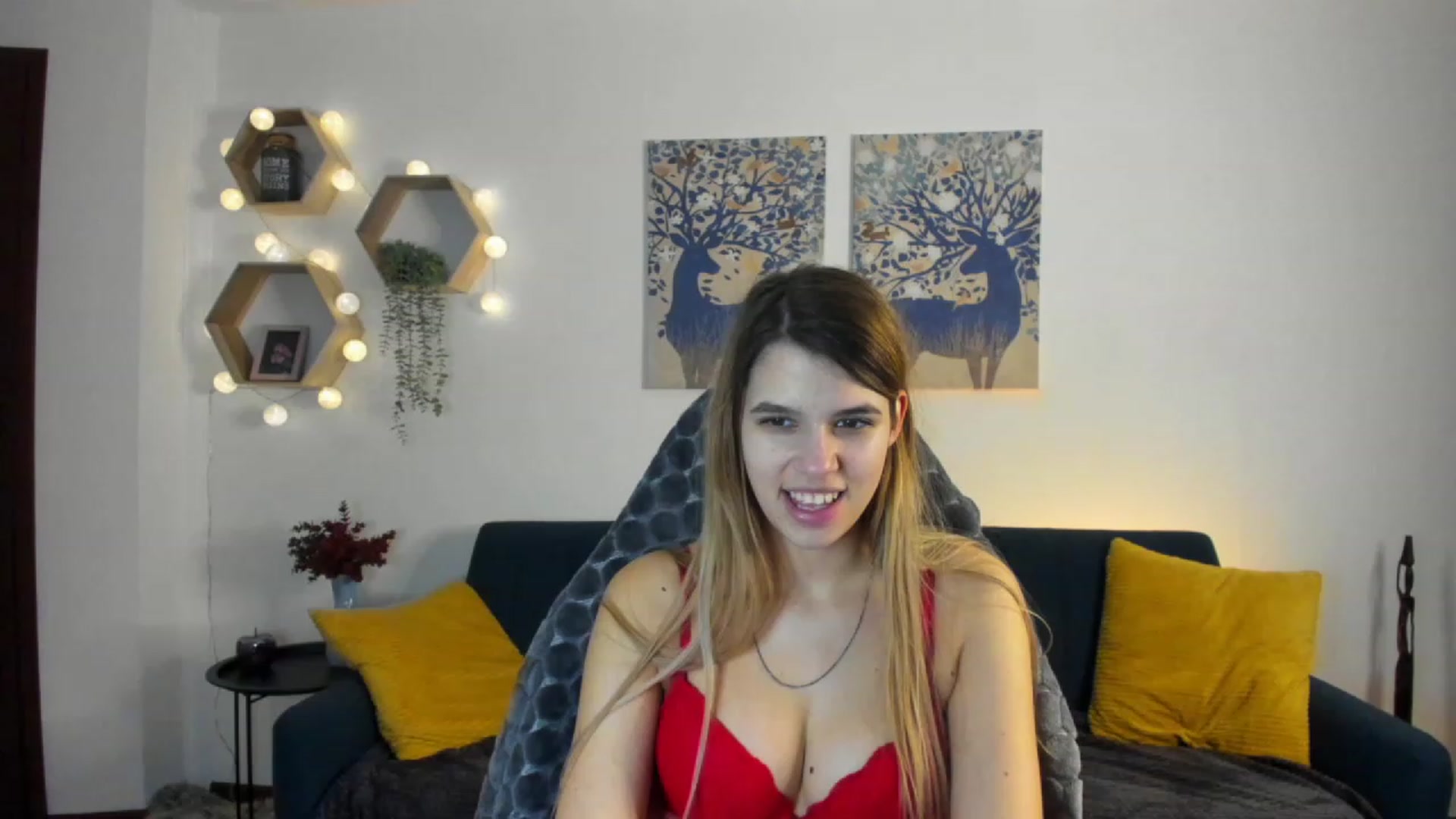 Gallery image thumbnail from Elsa_Fox's myfreecams stream on, 01/20/2023, 16:35 image 5 of 20
