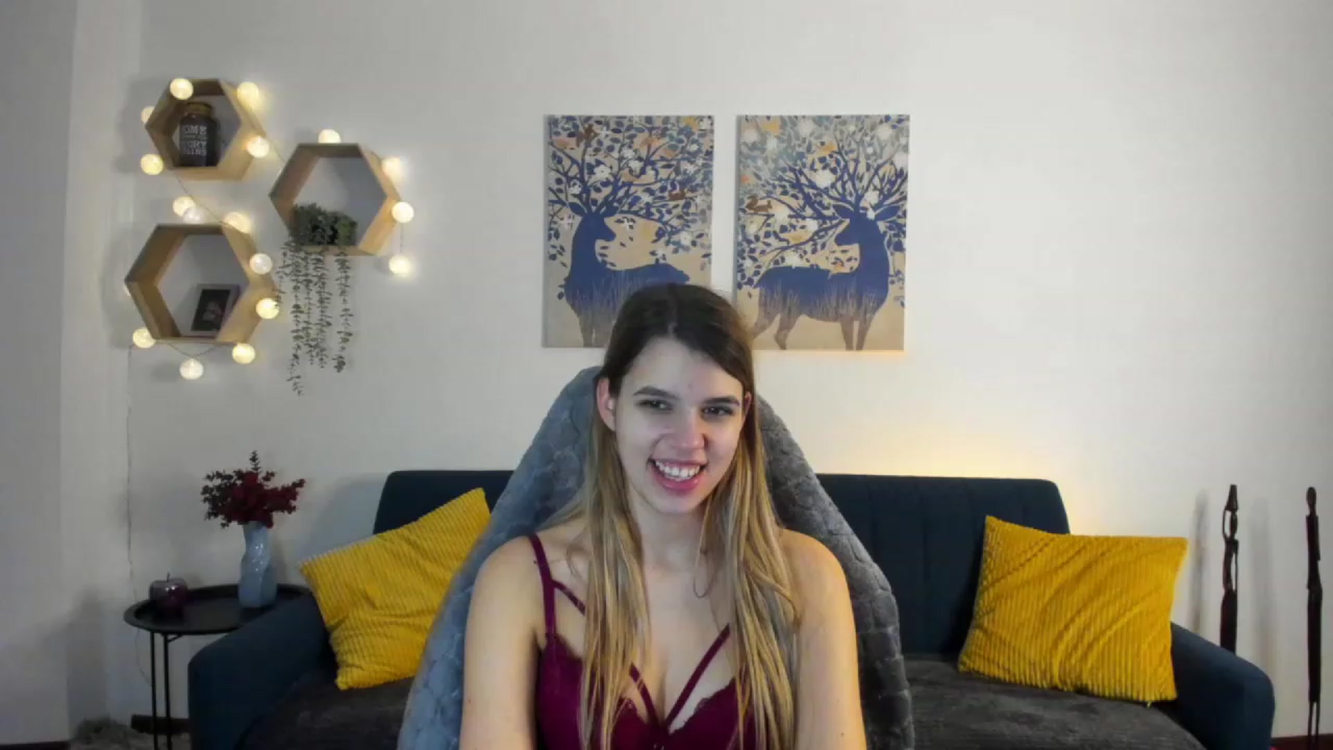Gallery image thumbnail from Elsa_Fox's myfreecams stream on, 01/26/2023, 17:18 image 19 of 20