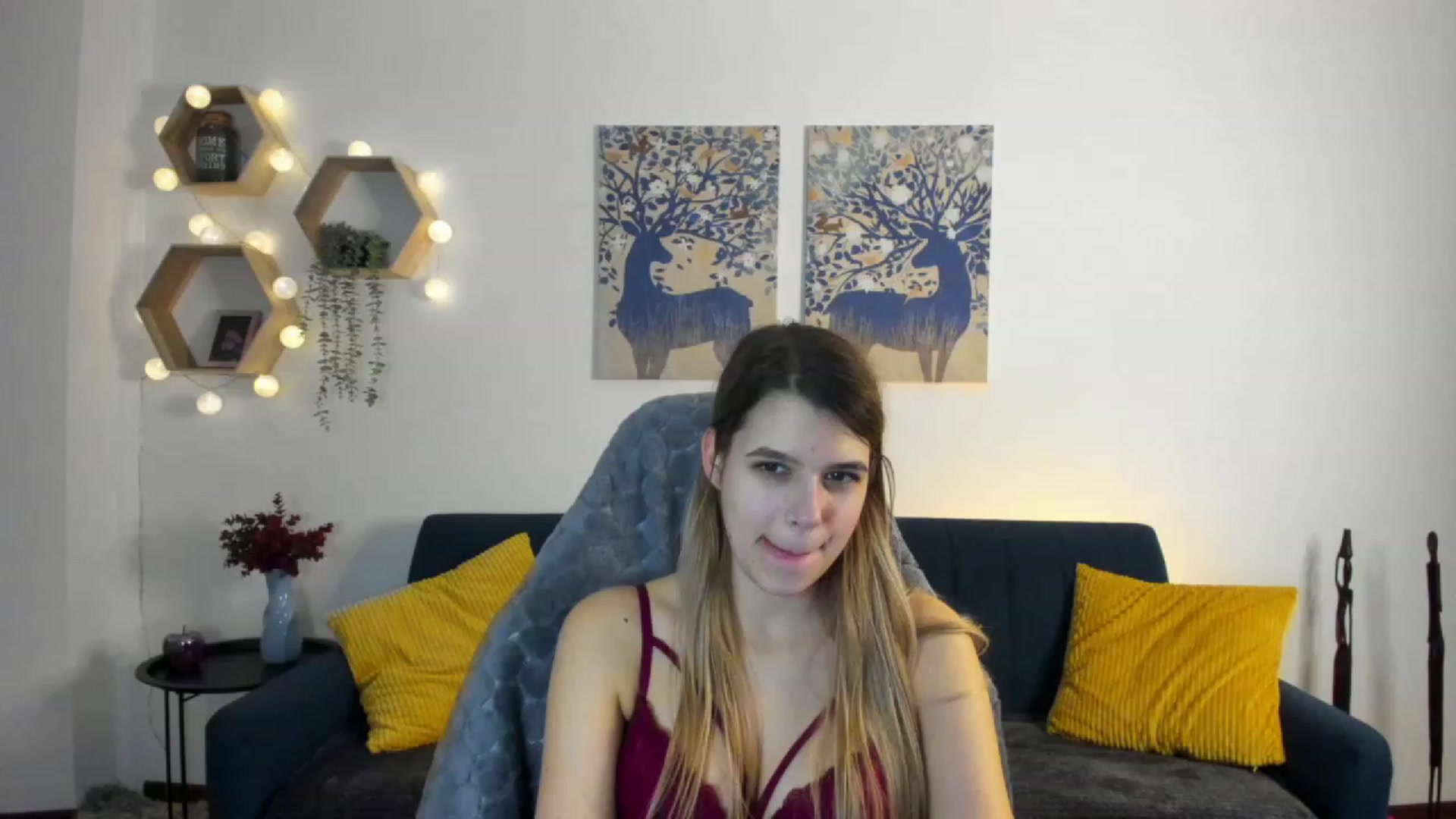 Gallery image thumbnail from Elsa_Fox's myfreecams stream on, 01/26/2023, 17:18 image 15 of 20