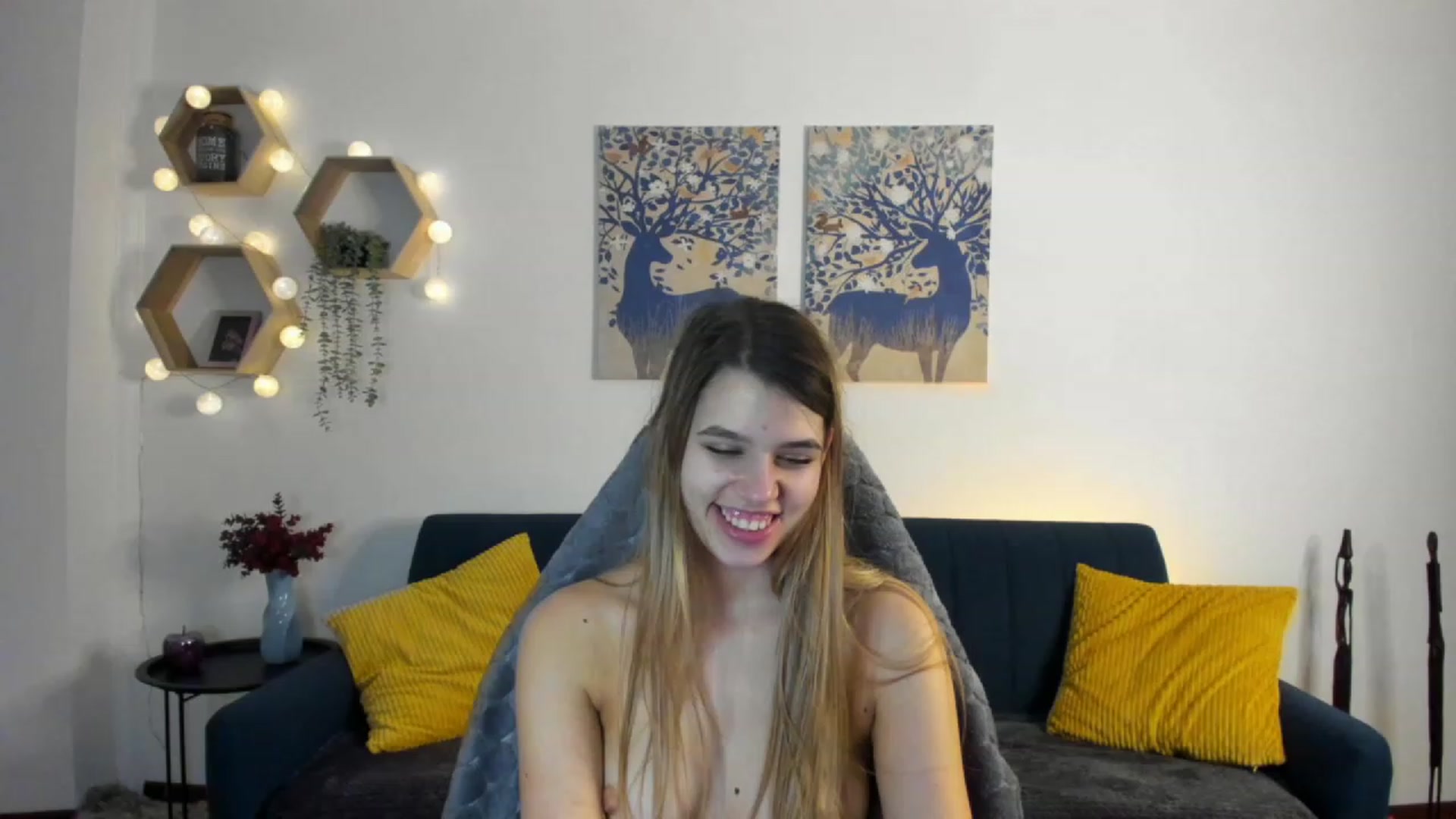 Gallery image thumbnail from Elsa_Fox's myfreecams stream on, 01/26/2023, 19:30 image 5 of 20