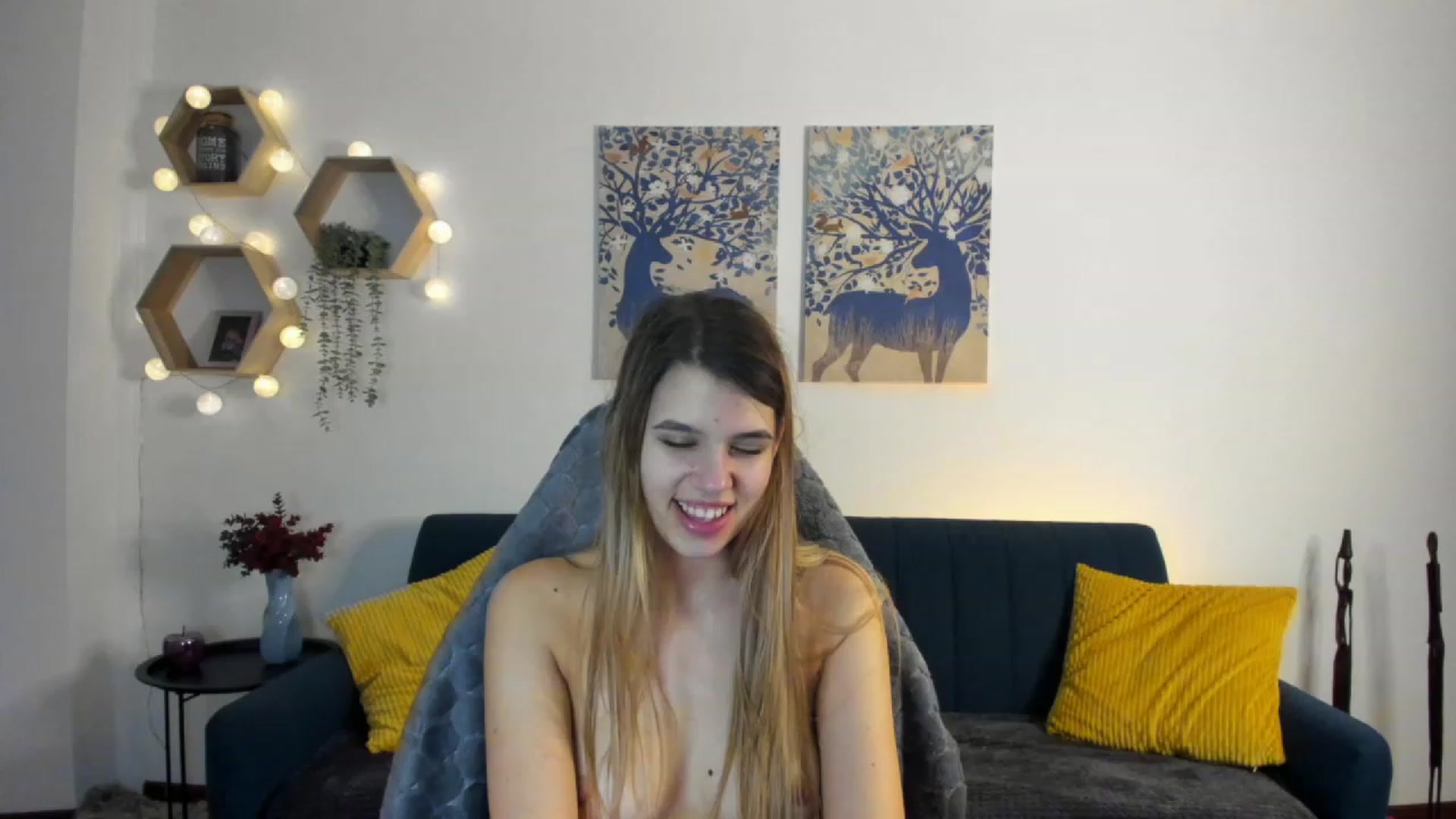 Gallery image thumbnail from Elsa_Fox's myfreecams stream on, 01/26/2023, 19:30 image 4 of 20