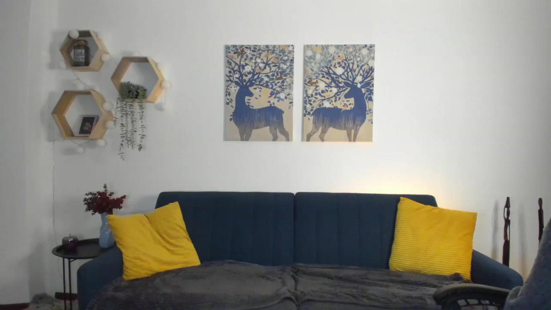 Gallery image thumbnail from Elsa_Fox's myfreecams stream on, 01/27/2023, 19:17 image 13 of 20