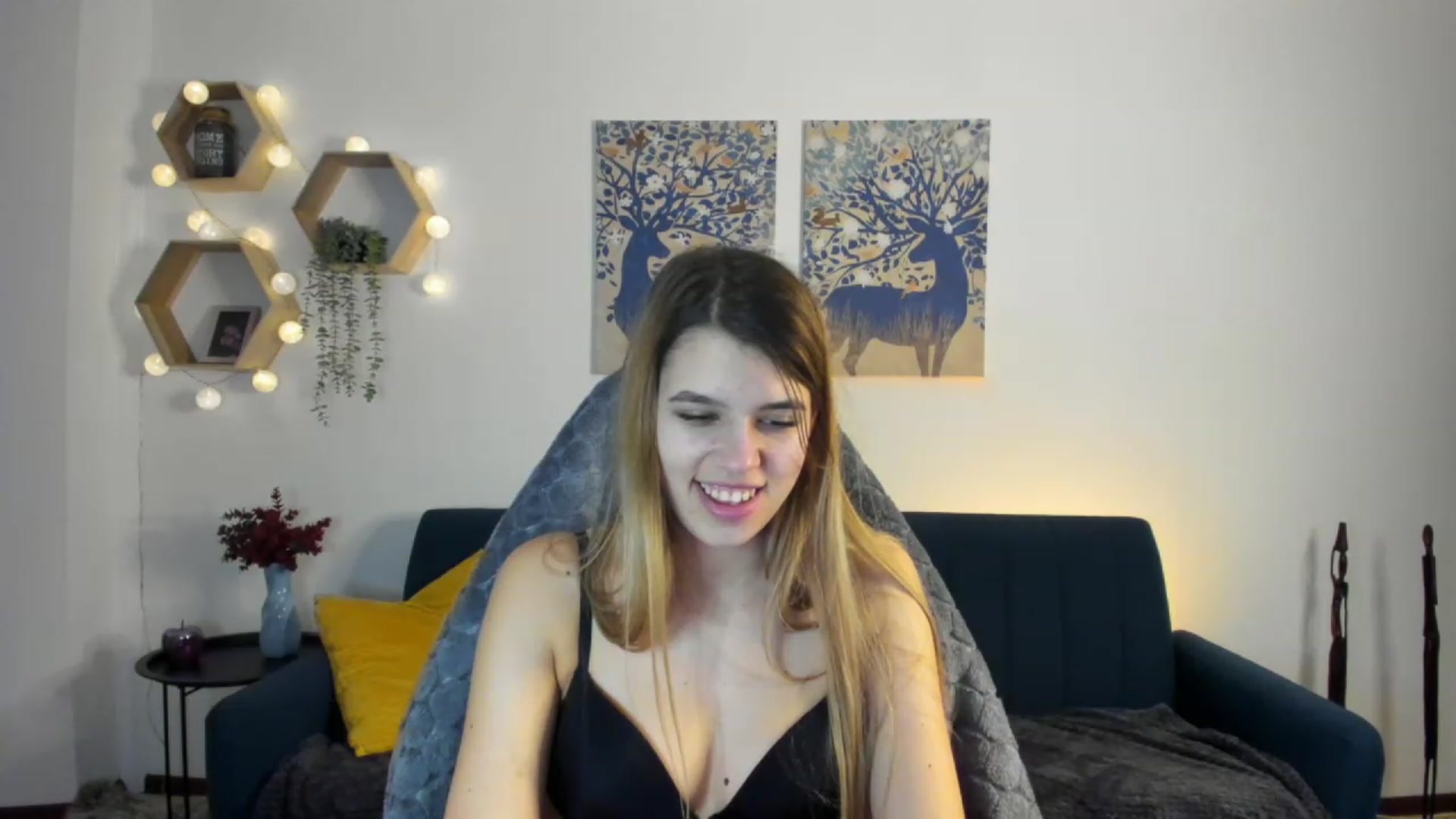 Gallery image thumbnail from Elsa_Fox's myfreecams stream on, 01/30/2023, 16:05 image 17 of 20