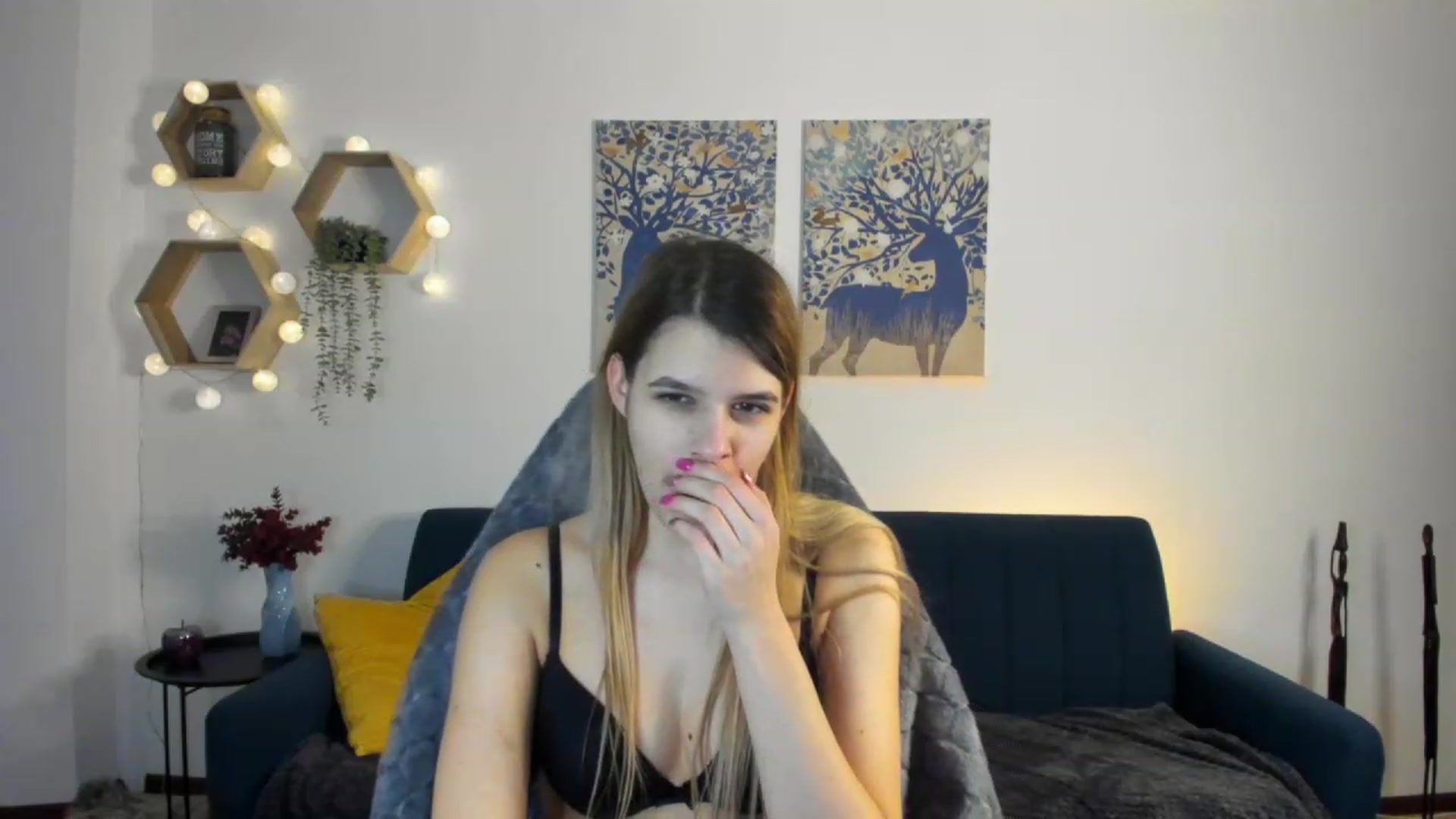 Gallery image thumbnail from Elsa_Fox's myfreecams stream on, 01/30/2023, 16:05 image 10 of 20