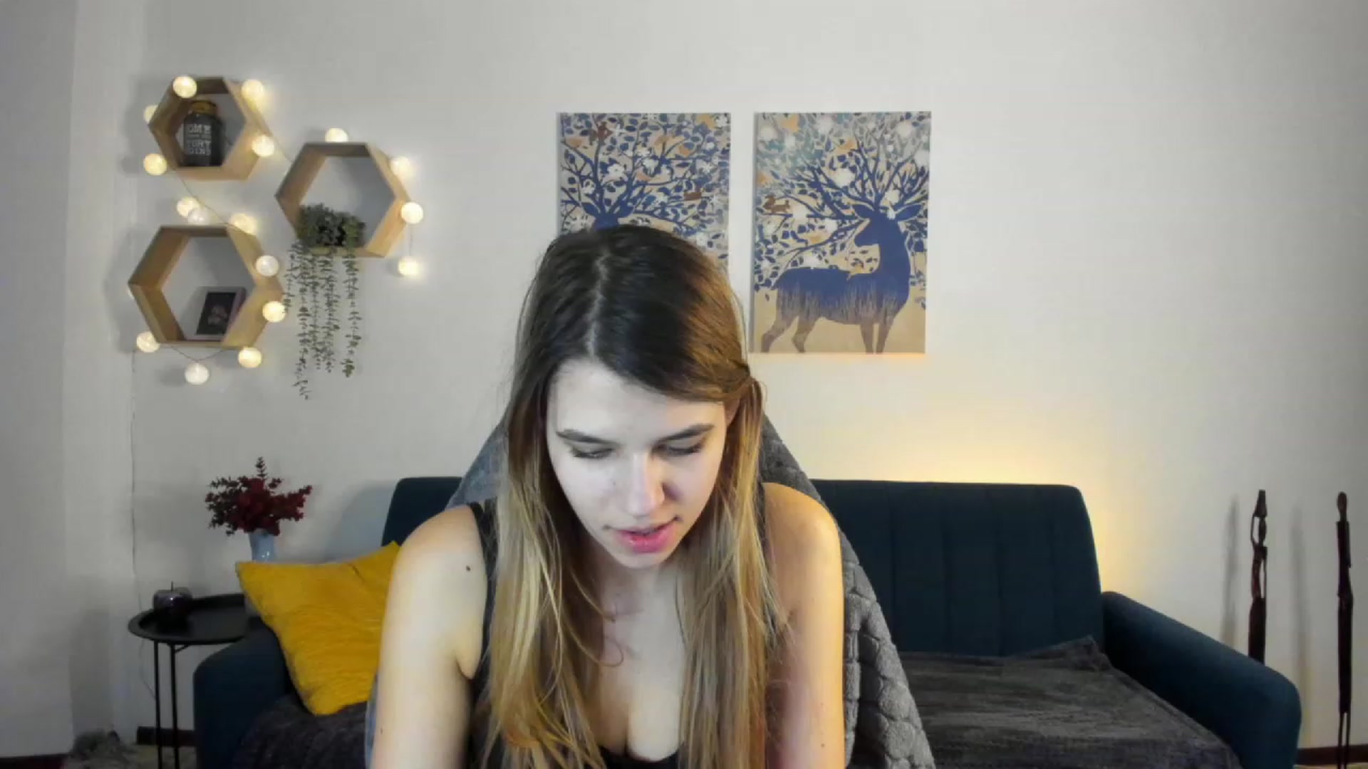 Gallery image thumbnail from Elsa_Fox's myfreecams stream on, 01/30/2023, 19:05 image 3 of 20