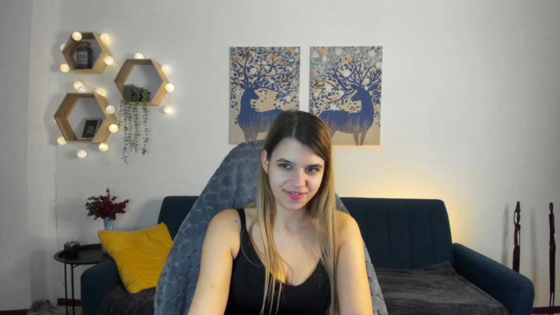 Gallery image thumbnail from Elsa_Fox's myfreecams stream on, 01/30/2023, 19:05 image 2 of 20