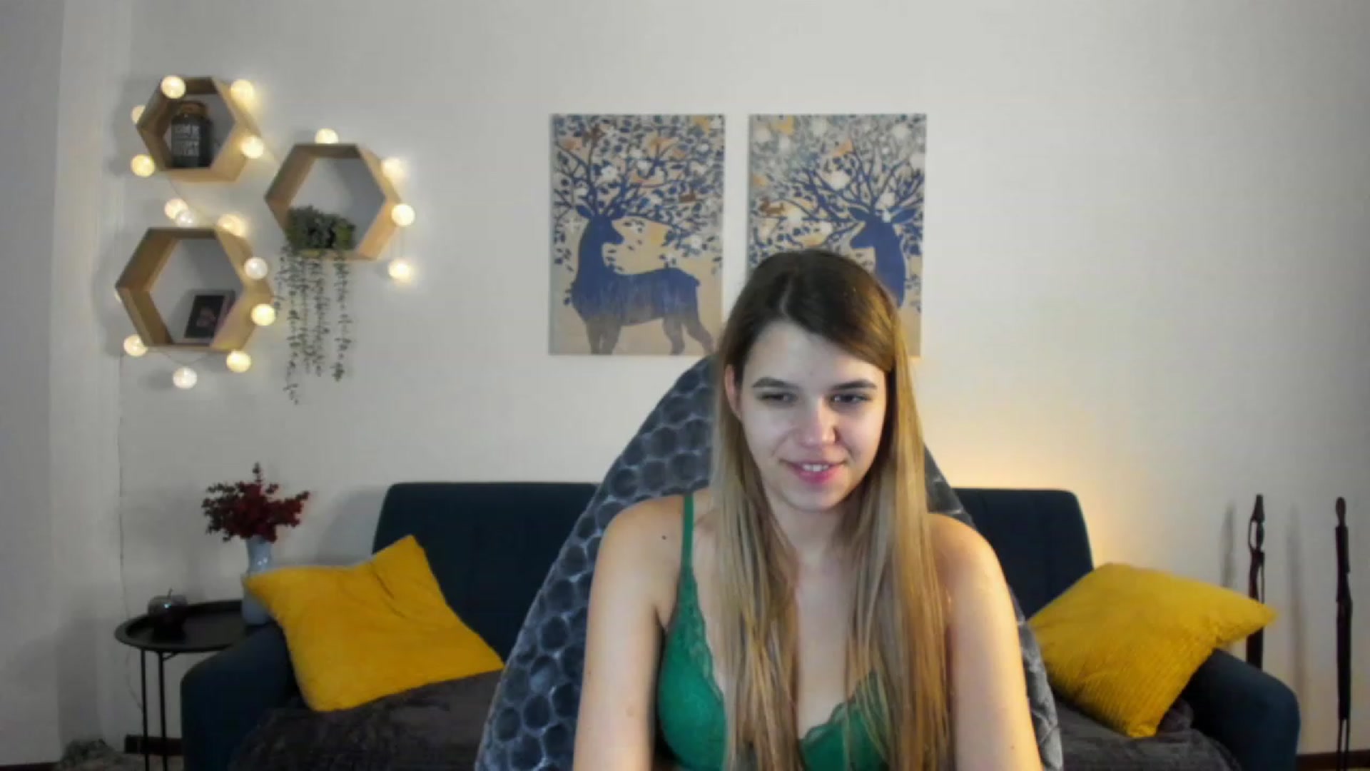 Gallery image thumbnail from Elsa_Fox's myfreecams stream on, 02/01/2023, 17:03 image 11 of 20