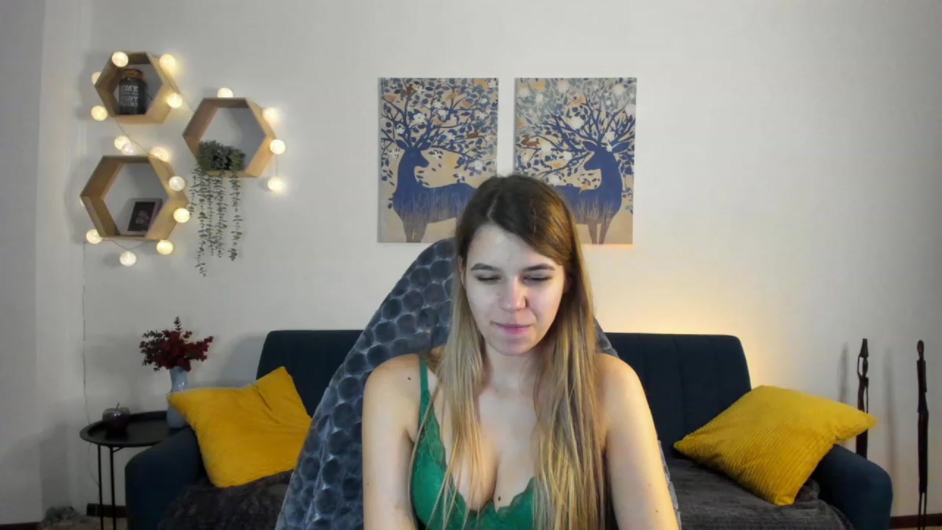 Gallery image thumbnail from Elsa_Fox's myfreecams stream on, 02/01/2023, 17:03 image 20 of 20