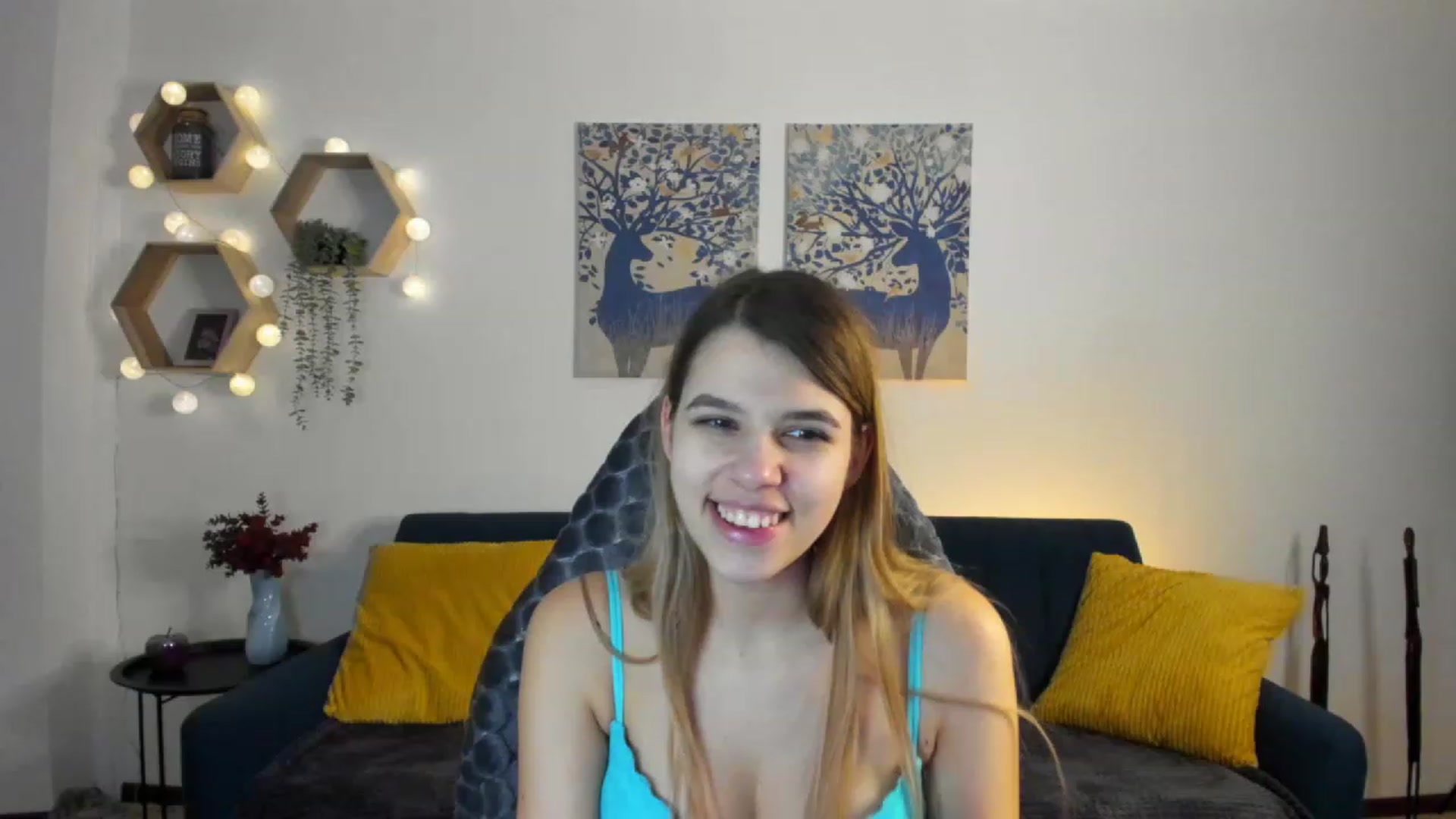 Gallery image thumbnail from Elsa_Fox's myfreecams stream on, 02/03/2023, 17:14 image 11 of 20
