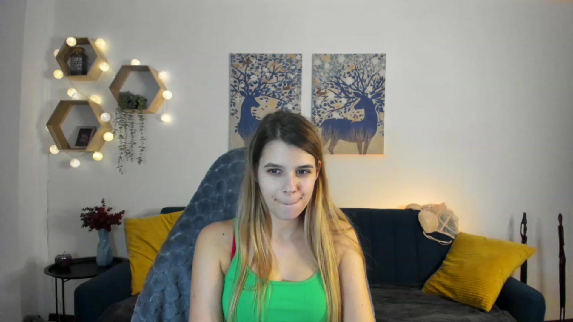 Gallery image thumbnail from Elsa_Fox's myfreecams stream on, 02/06/2023, 22:31 image 1 of 20