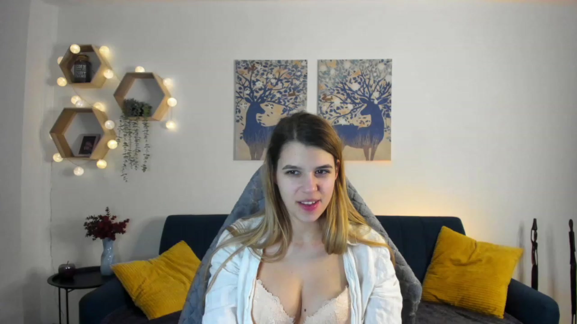 Gallery image thumbnail from Elsa_Fox's myfreecams stream on, 02/09/2023, 21:30 image 9 of 20