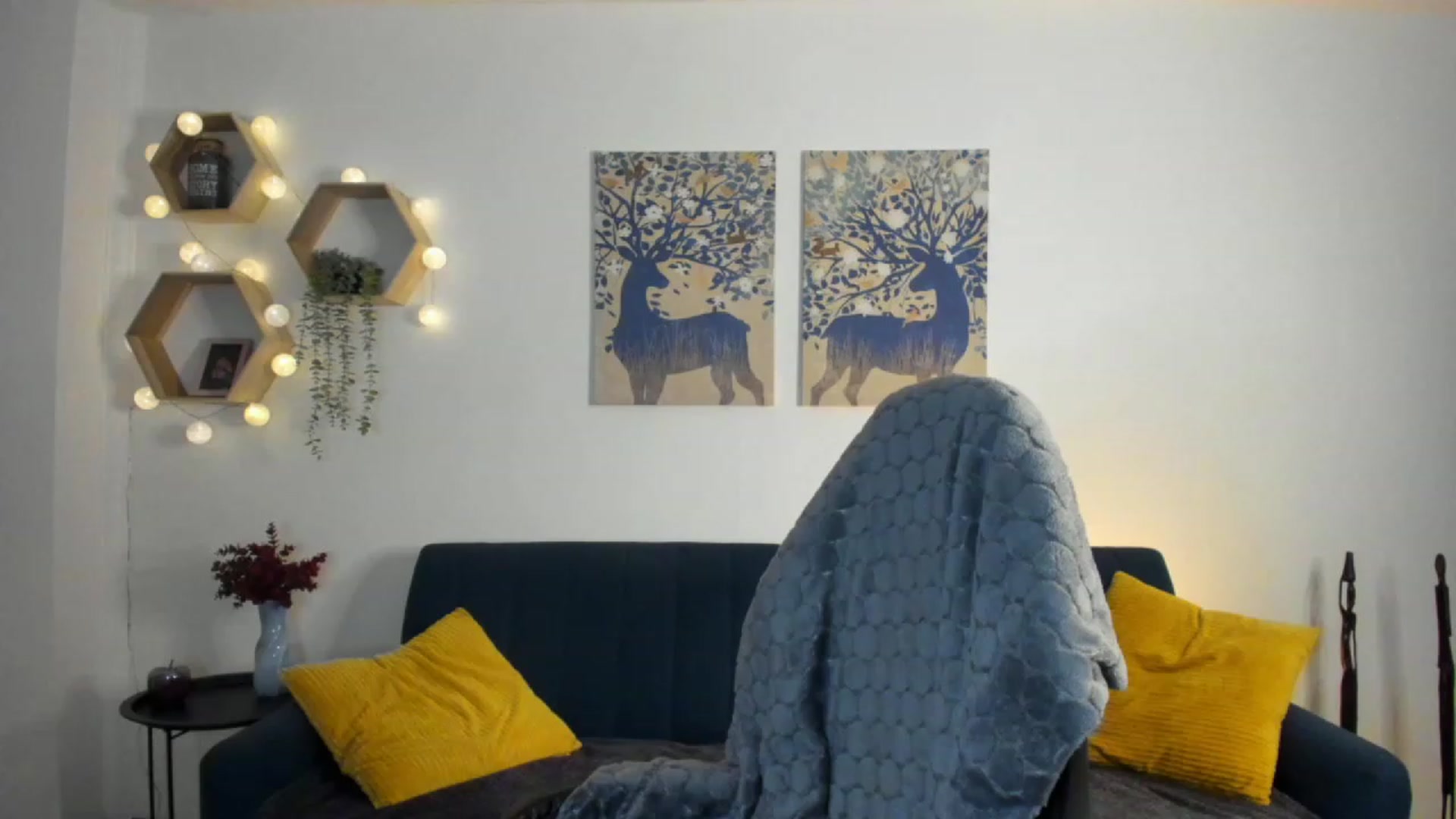 Gallery image thumbnail from Elsa_Fox's myfreecams stream on, 02/09/2023, 21:41 image 2 of 20