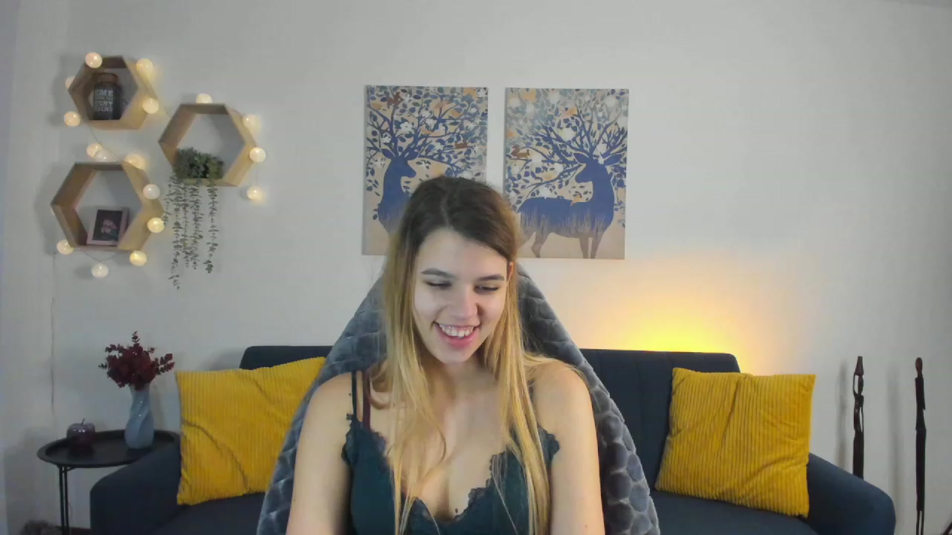 Gallery image thumbnail from Elsa_Fox's myfreecams stream on, 02/27/2023, 11:04 image 5 of 20