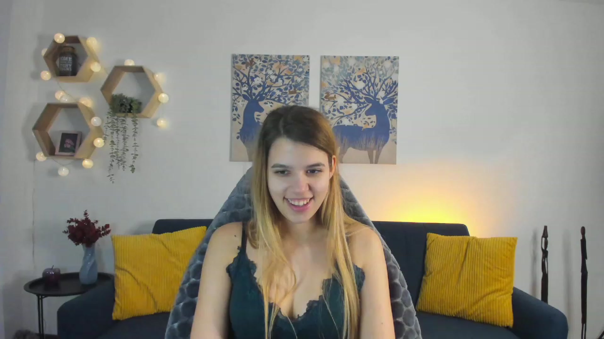 Gallery image thumbnail from Elsa_Fox's myfreecams stream on, 02/27/2023, 11:04 image 4 of 20