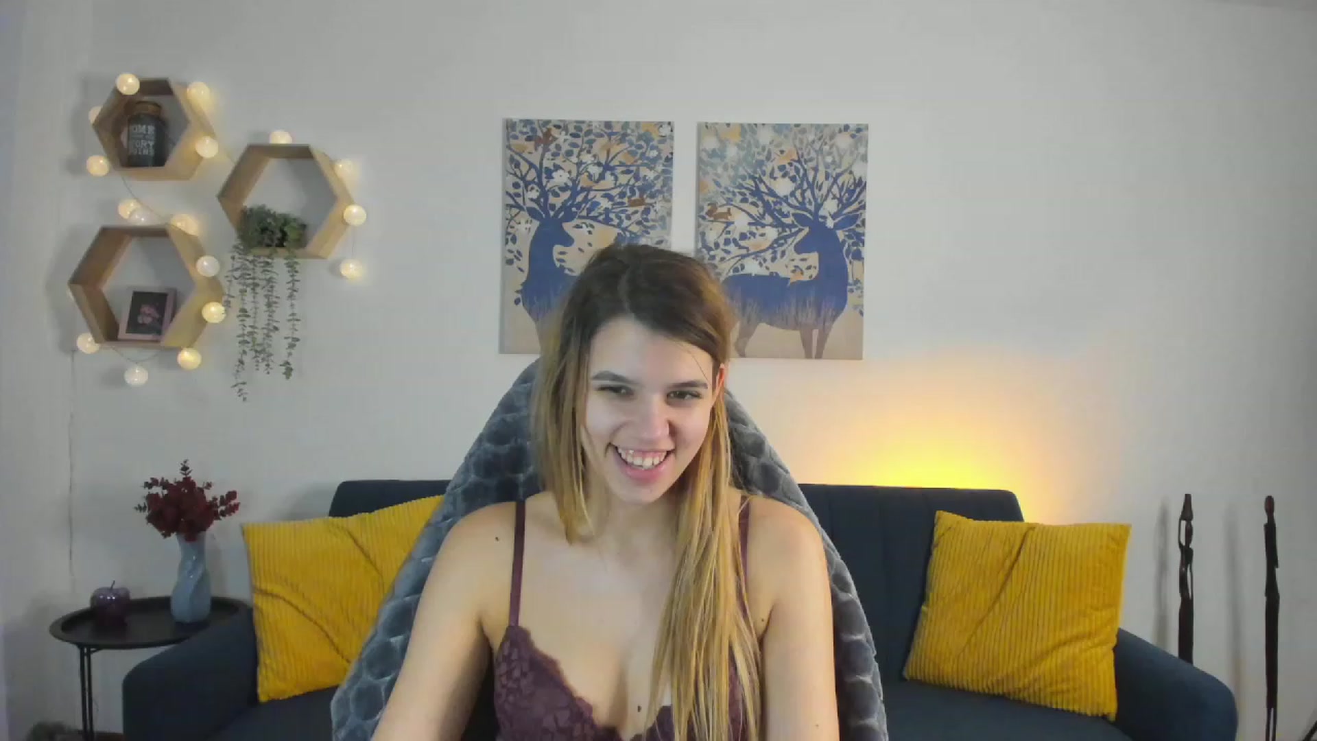 Gallery image thumbnail from Elsa_Fox's myfreecams stream on, 02/27/2023, 12:56 image 4 of 20