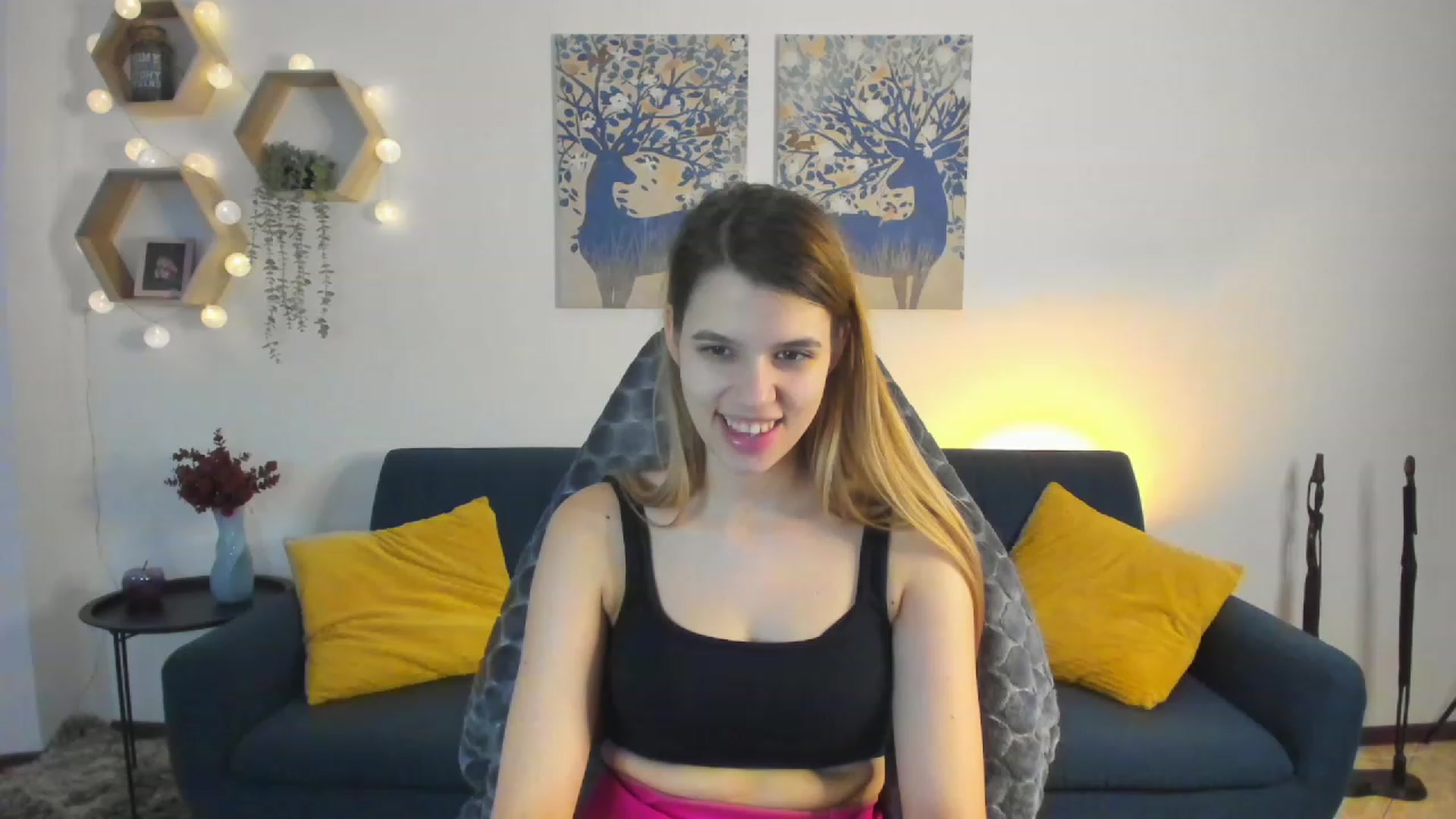 Gallery image thumbnail from Elsa_Fox's myfreecams stream on, 02/28/2023, 11:39 image 5 of 20