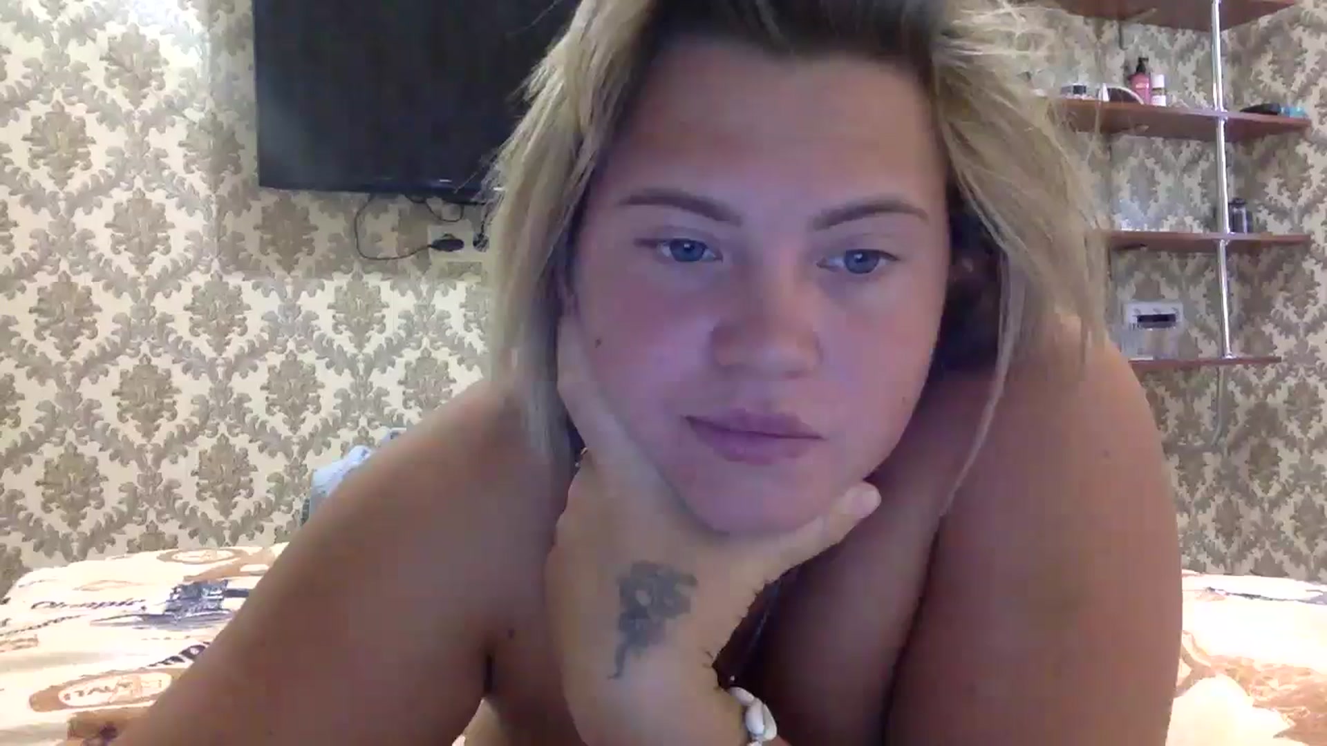 Gallery image thumbnail from ElseaBloom's myfreecams stream on, 08/28/2025, 12:49 image 5 of 20