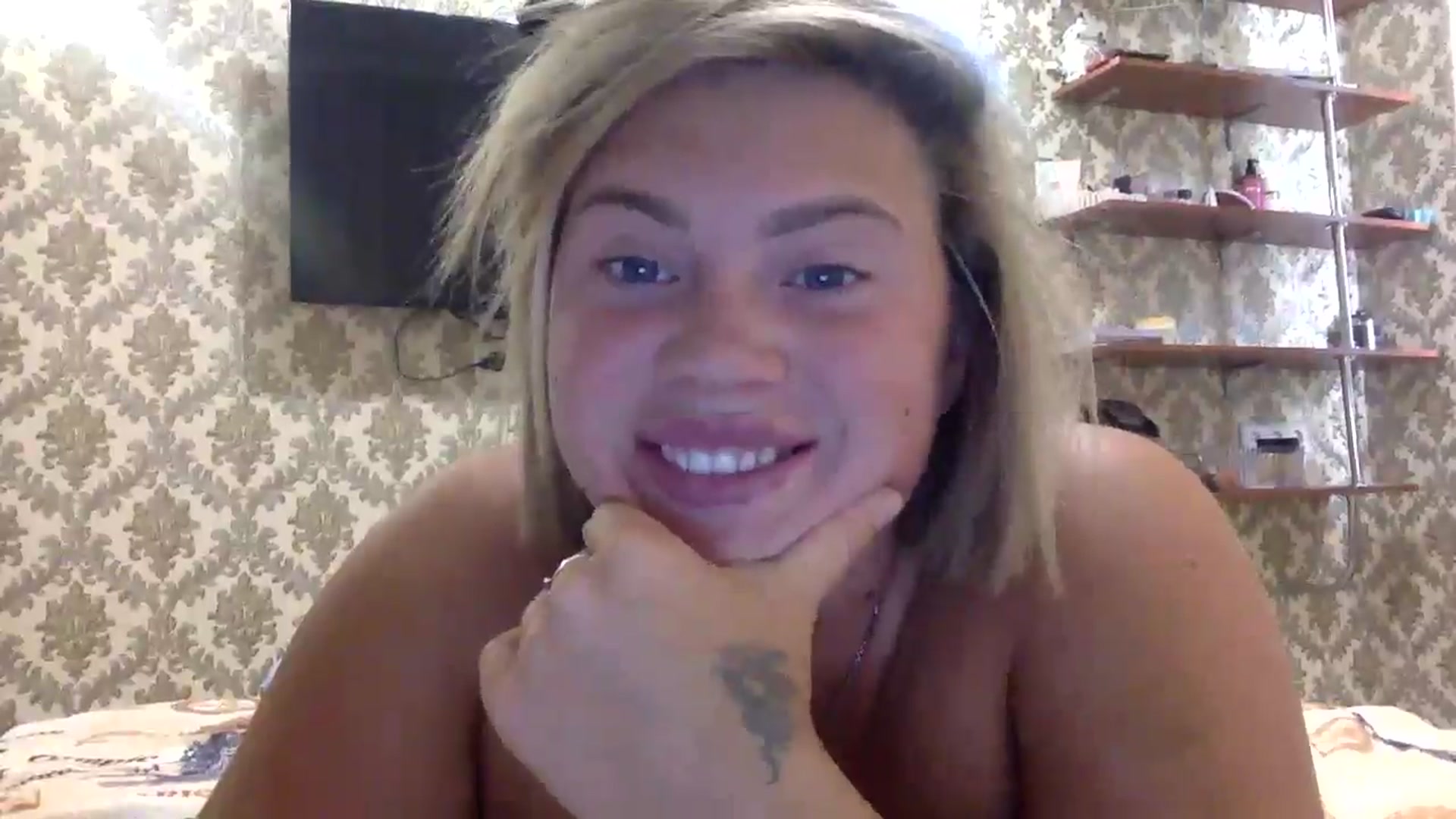 Gallery image thumbnail from ElseaBloom's myfreecams stream on, 08/28/2025, 13:04 image 17 of 20