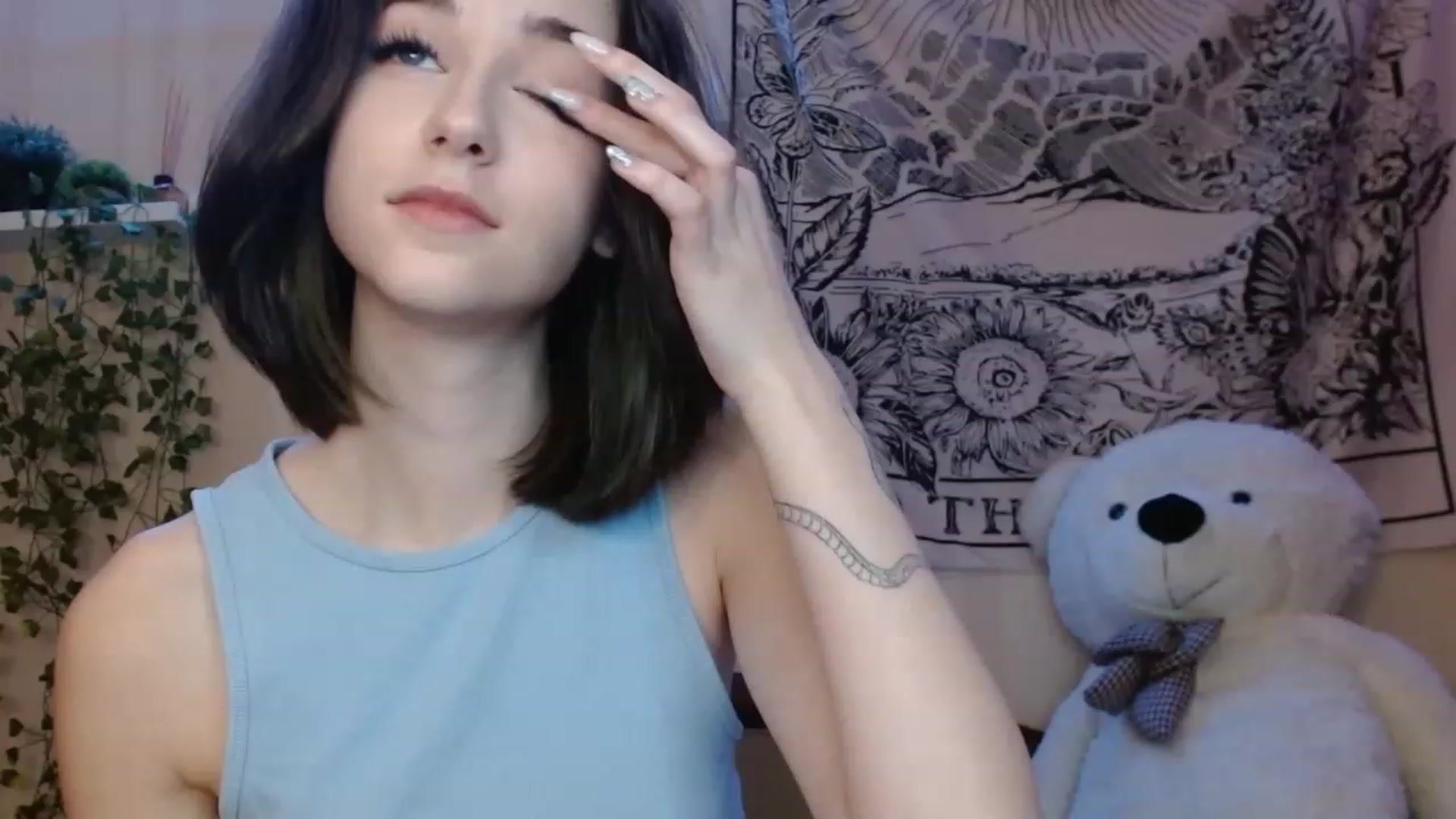 Gallery image thumbnail from ElsieF_'s myfreecams stream on, 11/14/2022, 18:42 image 19 of 20
