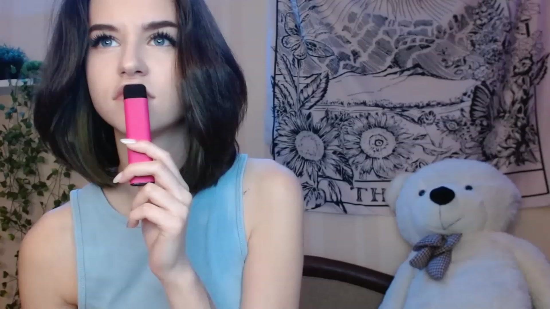 Gallery image thumbnail from ElsieF_'s myfreecams stream on, 11/14/2022, 18:42 image 20 of 20