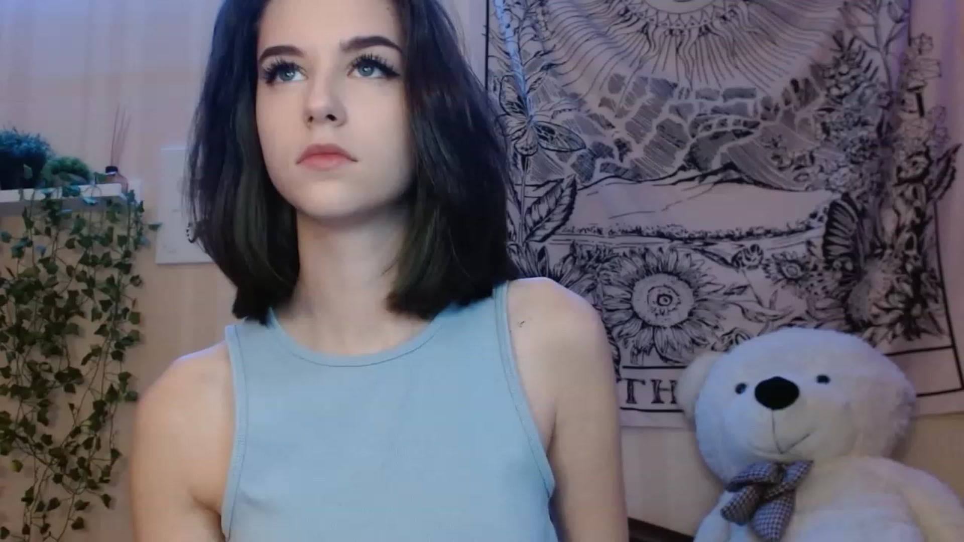 Gallery image thumbnail from ElsieF_'s myfreecams stream on, 11/14/2022, 18:42 image 10 of 20