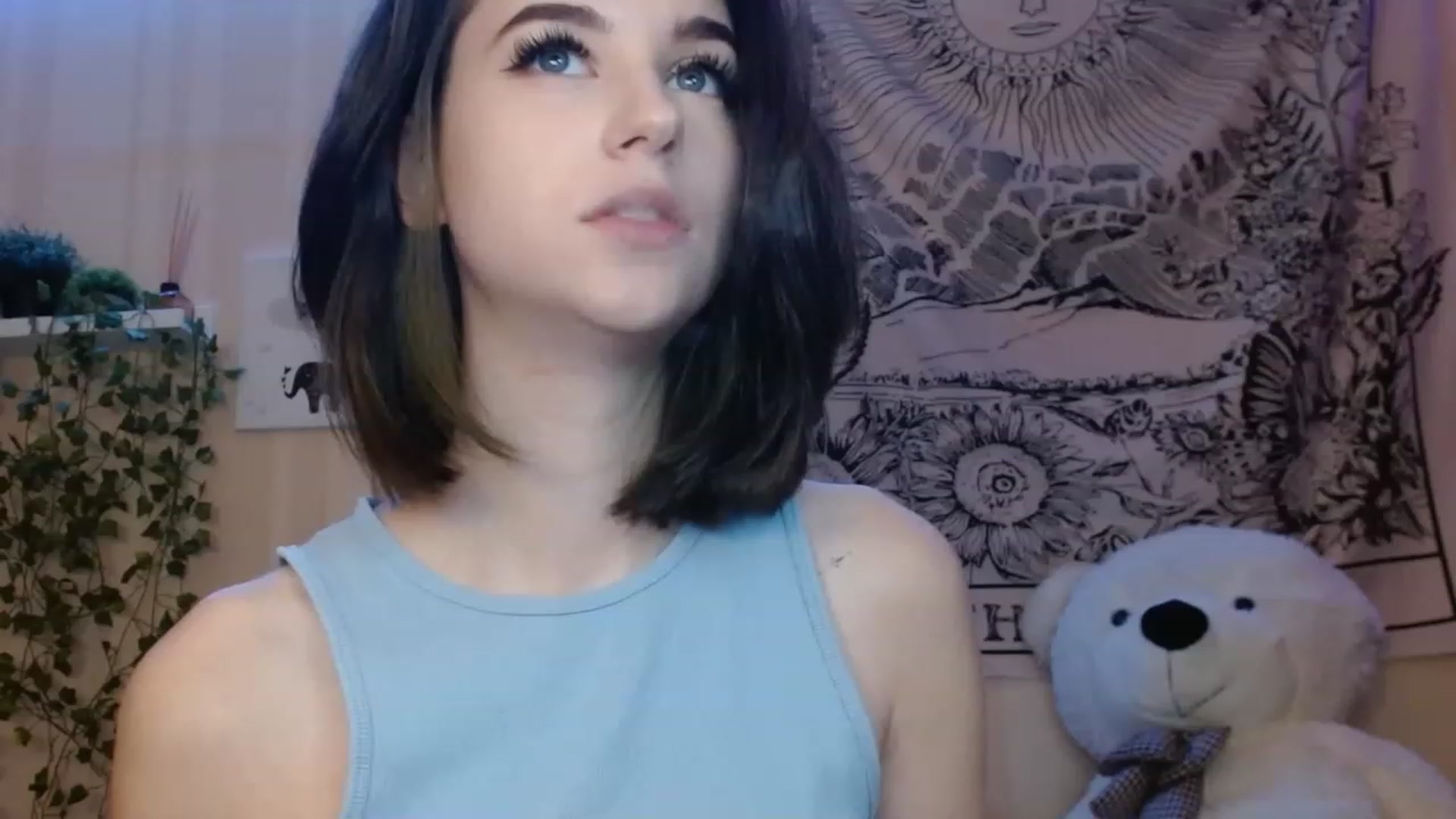 Gallery image thumbnail from ElsieF_'s myfreecams stream on, 11/14/2022, 18:42 image 16 of 20