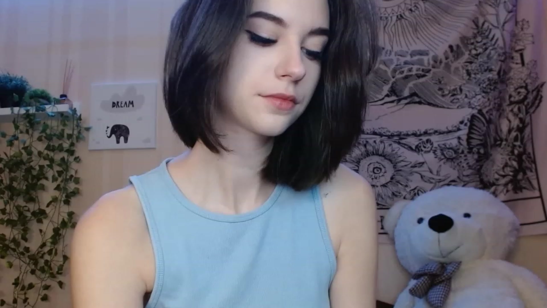 Gallery image thumbnail from ElsieF_'s myfreecams stream on, 11/14/2022, 18:42 image 11 of 20
