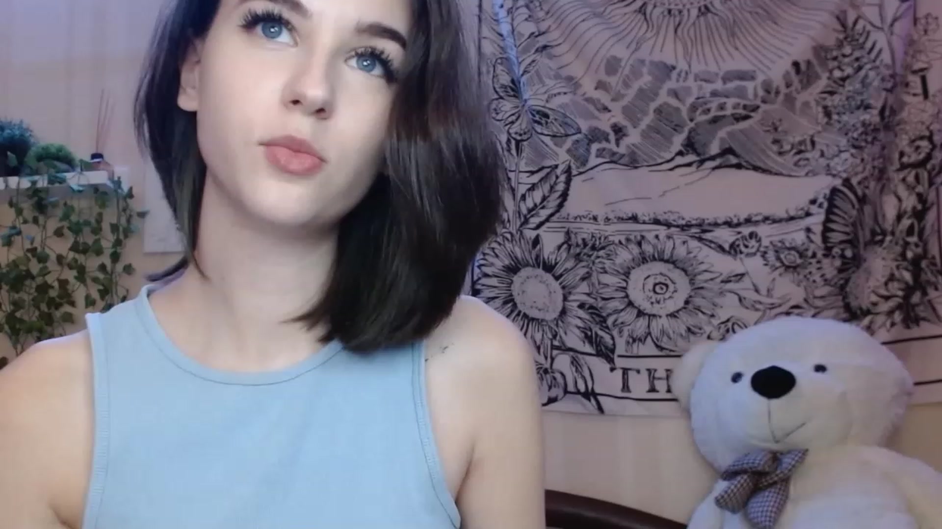 Gallery image thumbnail from ElsieF_'s myfreecams stream on, 11/14/2022, 20:48 image 4 of 20