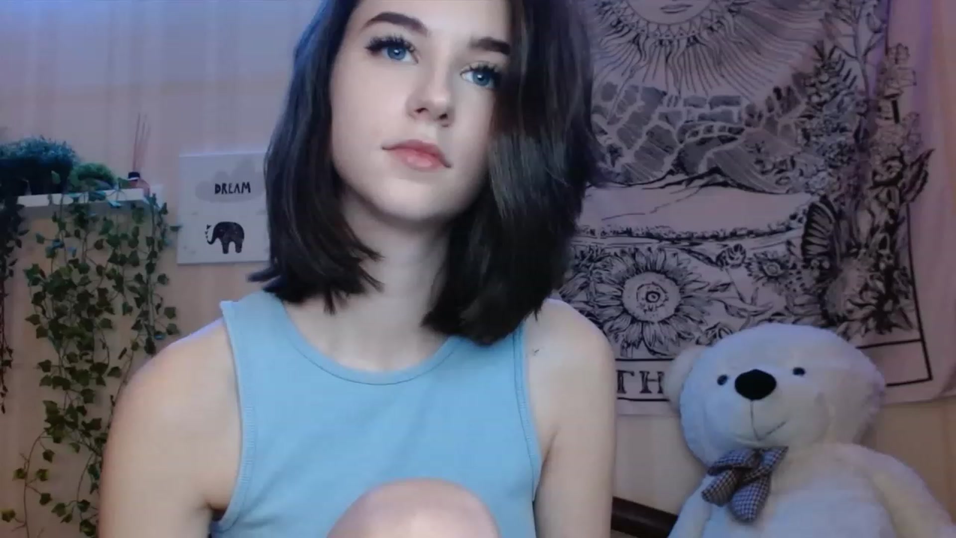 Gallery image thumbnail from ElsieF_'s myfreecams stream on, 11/14/2022, 20:48 image 18 of 20