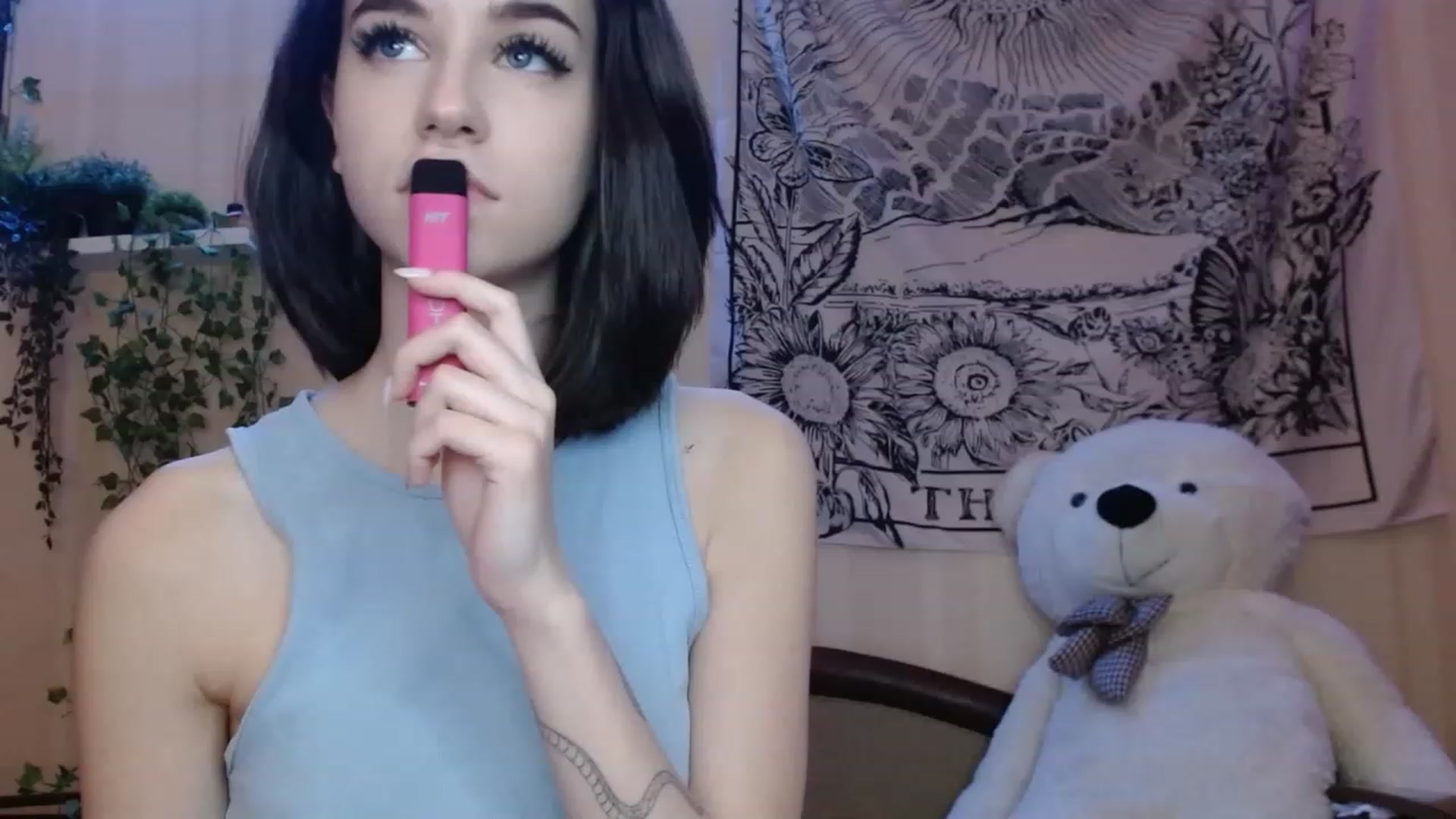 Gallery image thumbnail from ElsieF_'s myfreecams stream on, 11/14/2022, 20:48 image 7 of 20