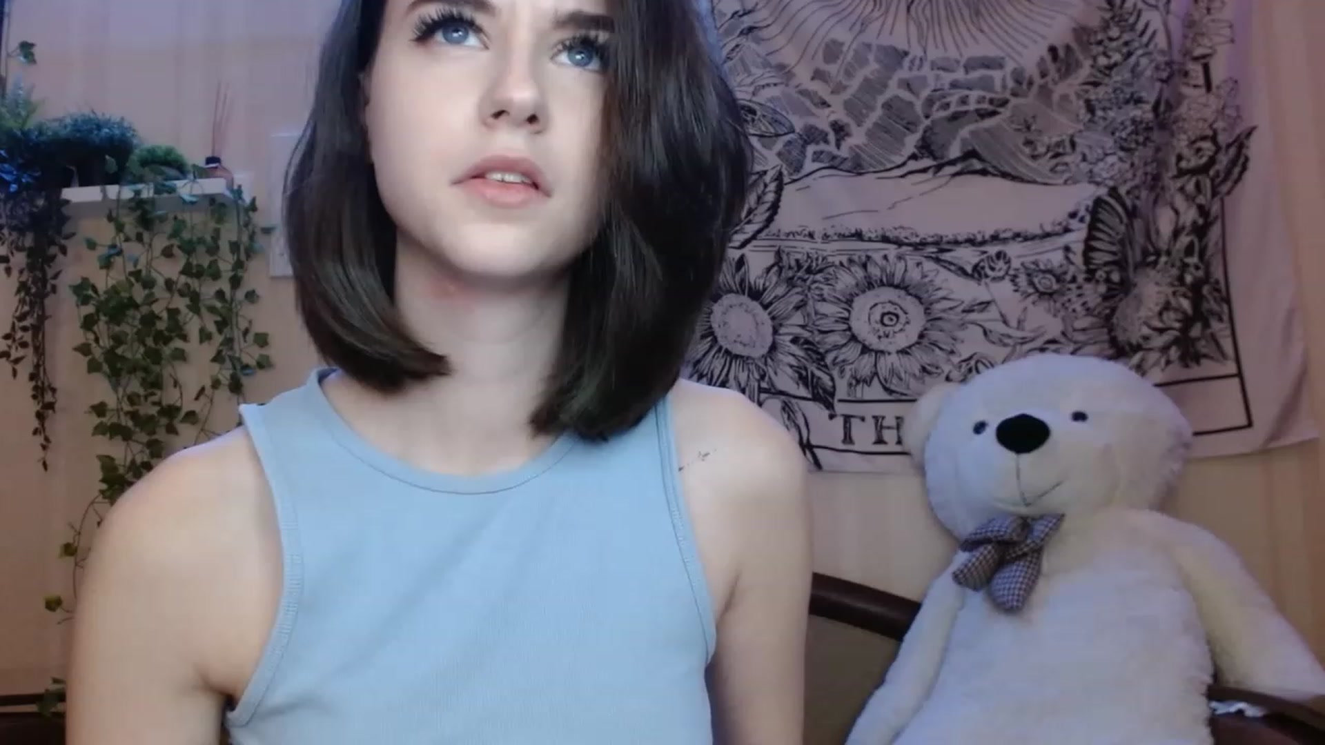 Gallery image thumbnail from ElsieF_'s myfreecams stream on, 11/14/2022, 21:16 image 14 of 20