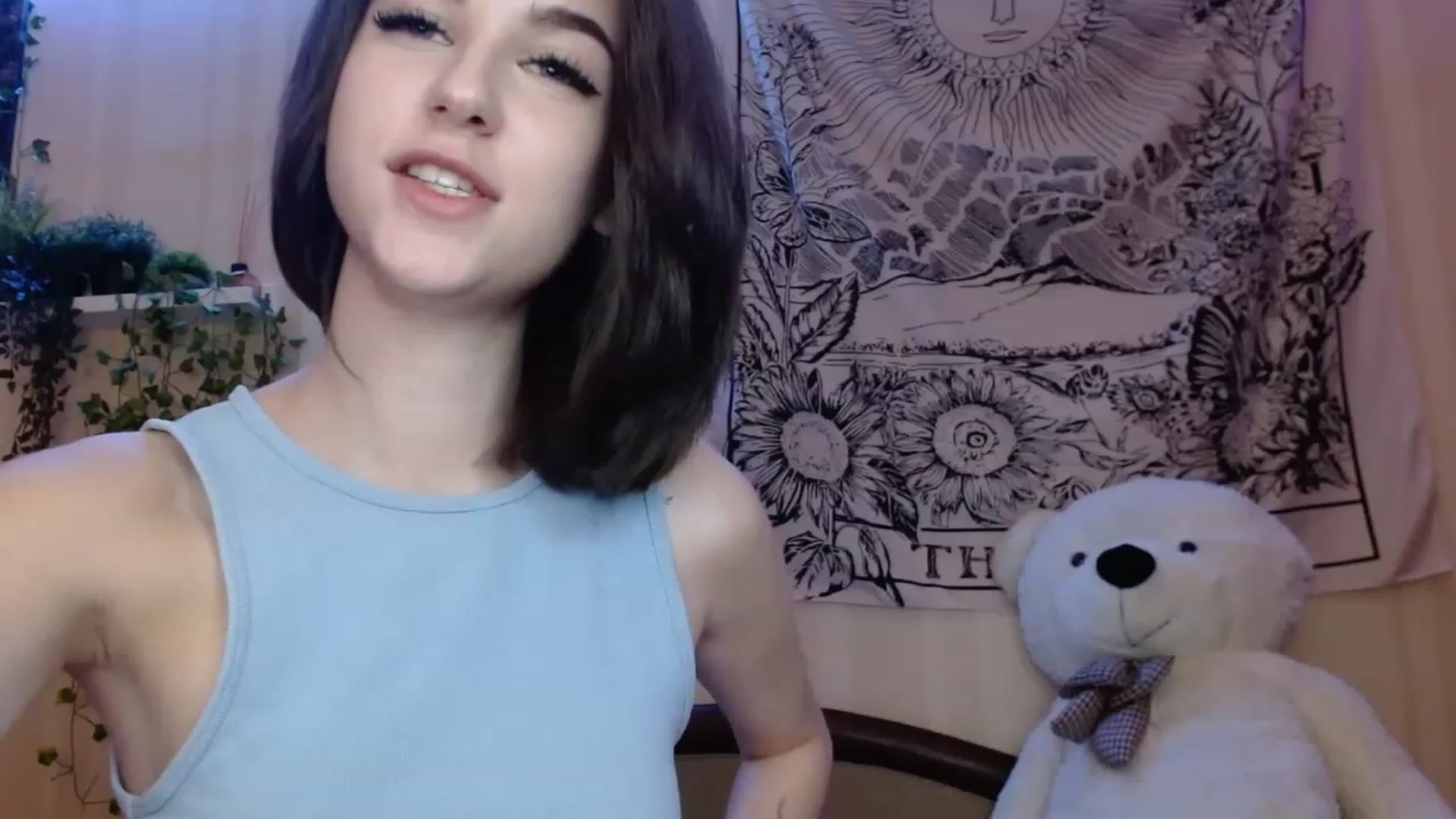 Gallery image thumbnail from ElsieF_'s myfreecams stream on, 11/14/2022, 21:16 image 6 of 20