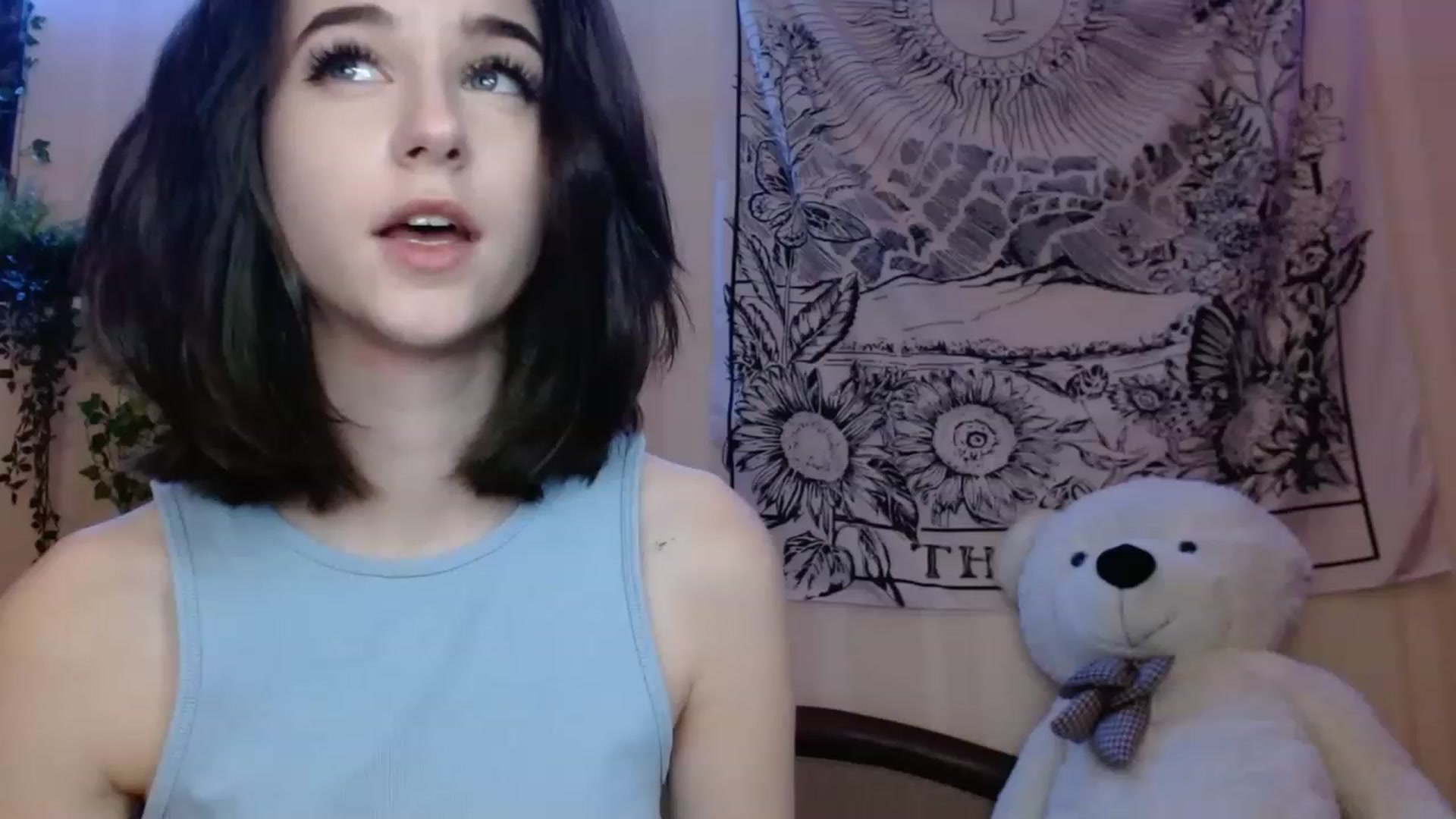 Gallery image thumbnail from ElsieF_'s myfreecams stream on, 11/14/2022, 21:16 image 3 of 20