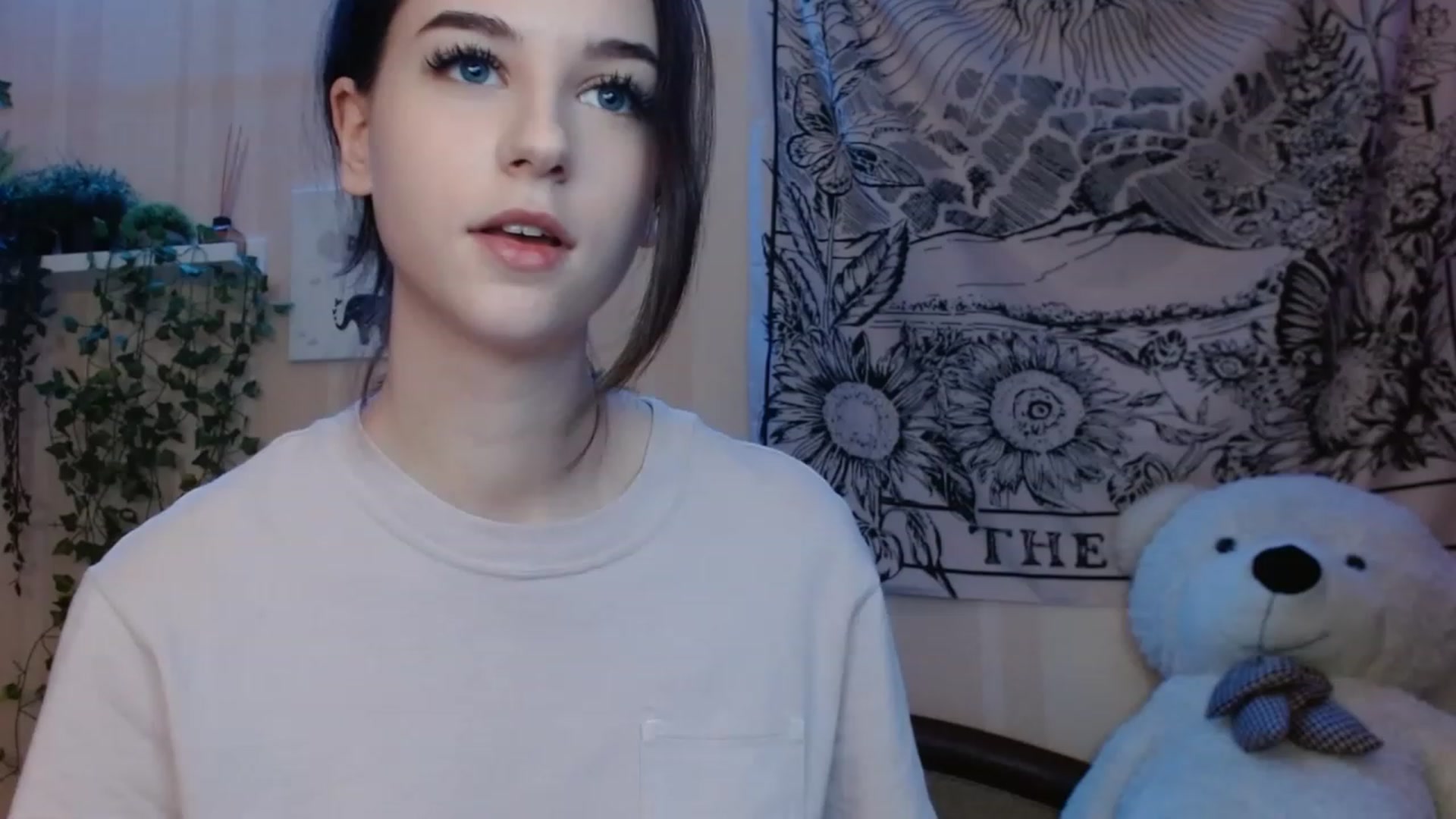 Gallery image thumbnail from ElsieF_'s myfreecams stream on, 11/15/2022, 23:16 image 11 of 20