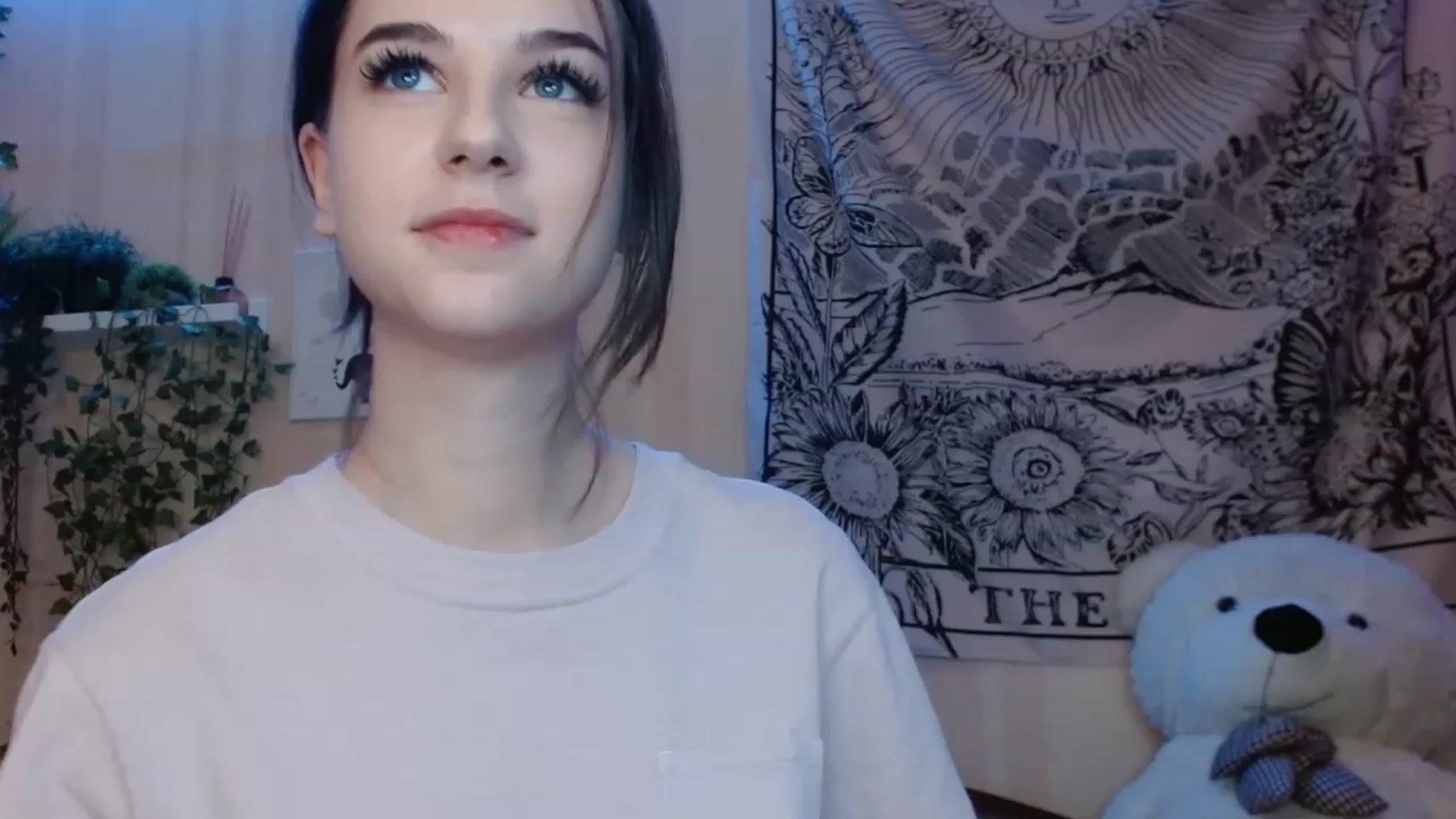 Gallery image thumbnail from ElsieF_'s myfreecams stream on, 11/15/2022, 23:16 image 17 of 20