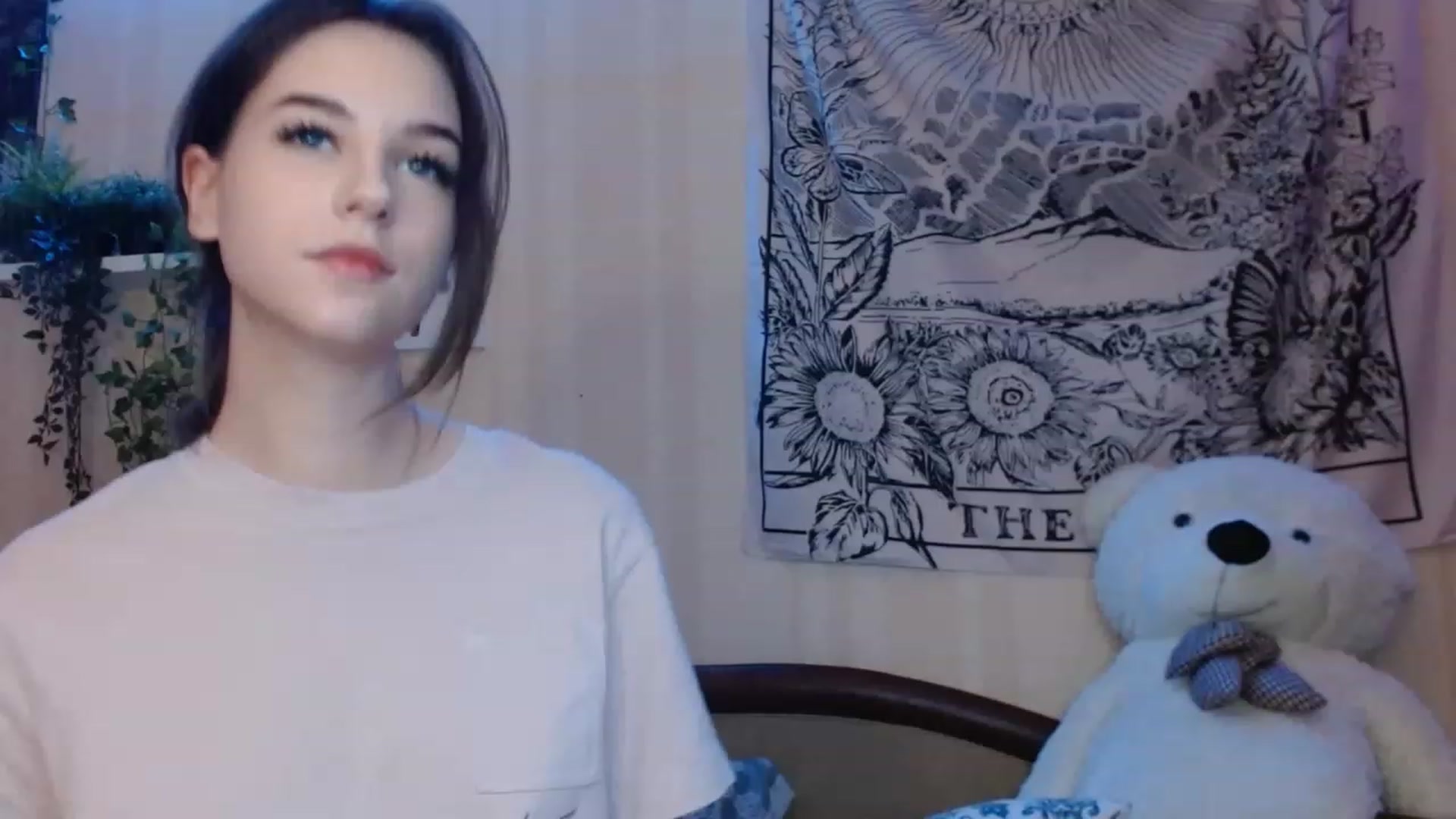 Gallery image thumbnail from ElsieF_'s myfreecams stream on, 11/15/2022, 23:16 image 4 of 20