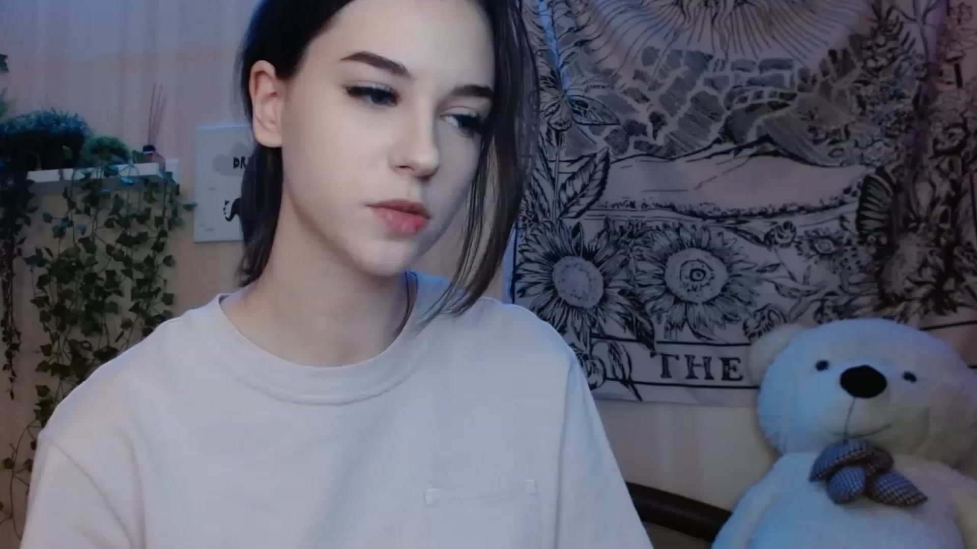 Gallery image thumbnail from ElsieF_'s myfreecams stream on, 11/15/2022, 23:16 image 13 of 20