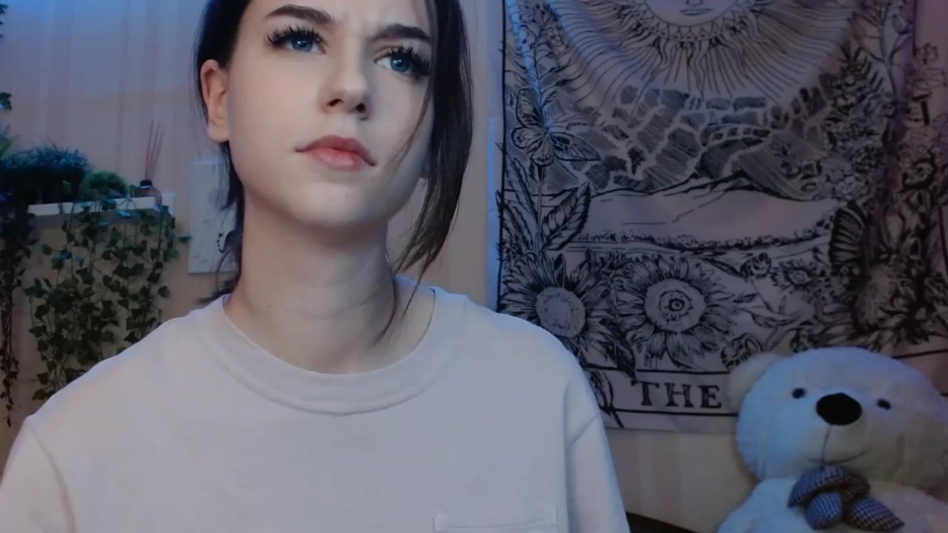 Gallery image thumbnail from ElsieF_'s myfreecams stream on, 11/15/2022, 23:16 image 18 of 20
