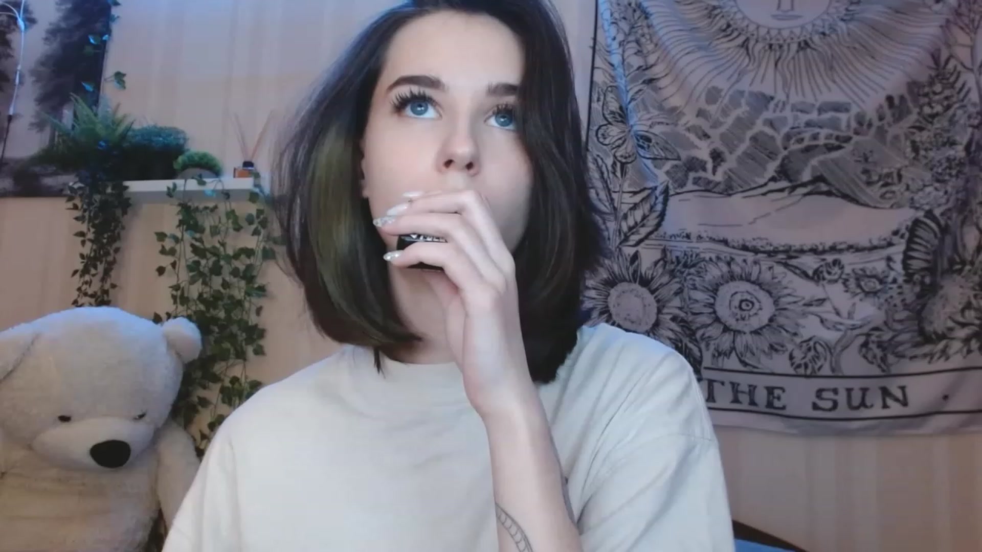 Gallery image thumbnail from ElsieF_'s myfreecams stream on, 11/24/2022, 20:15 image 16 of 20